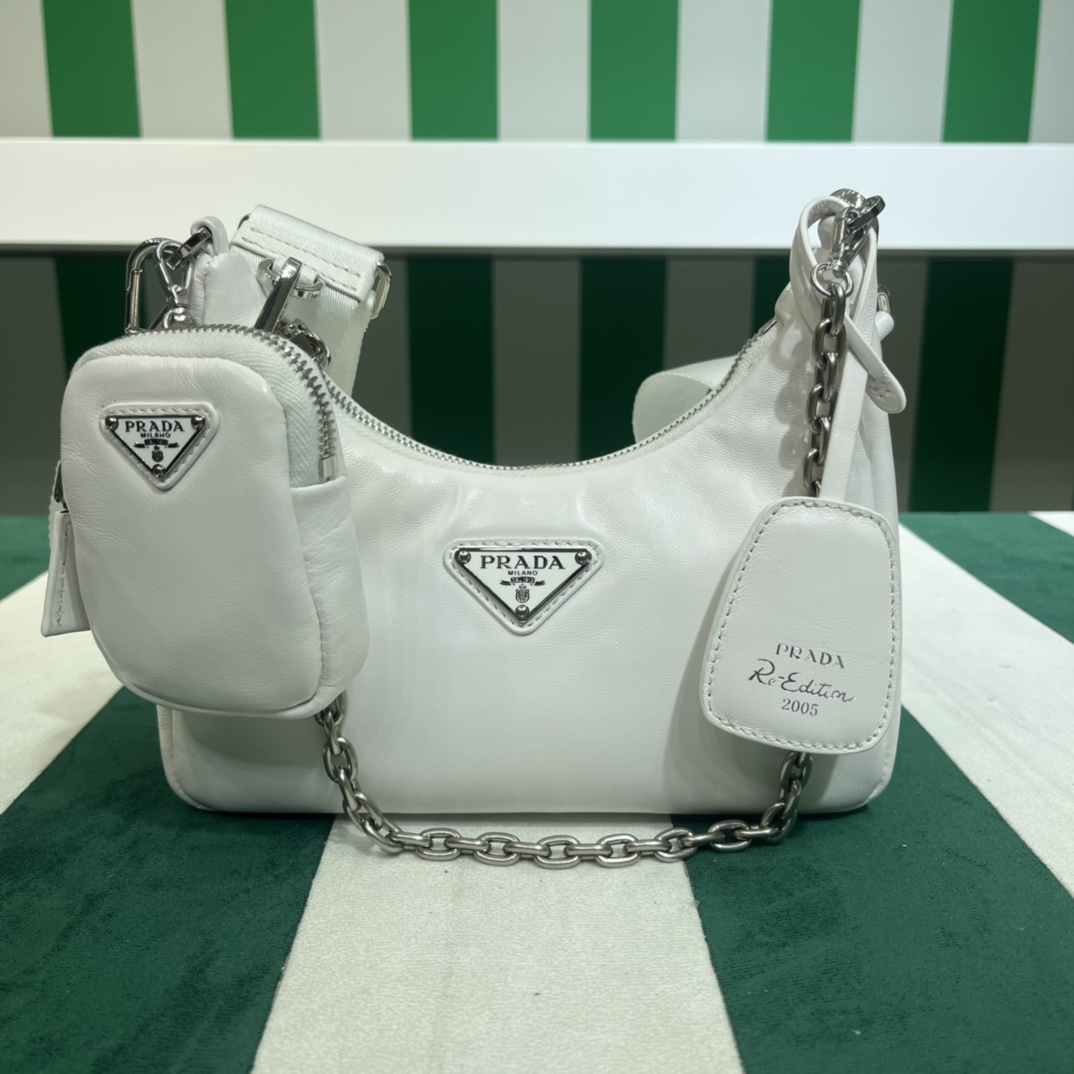 Handbags Prada 1BH240 size:22*12*6 cm - vstockx