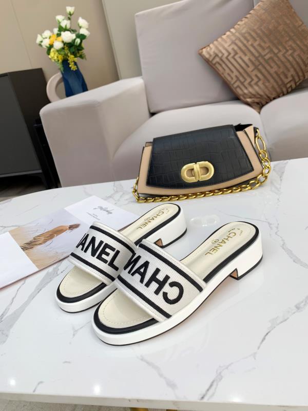 Chanel Slides 19 - vstockx