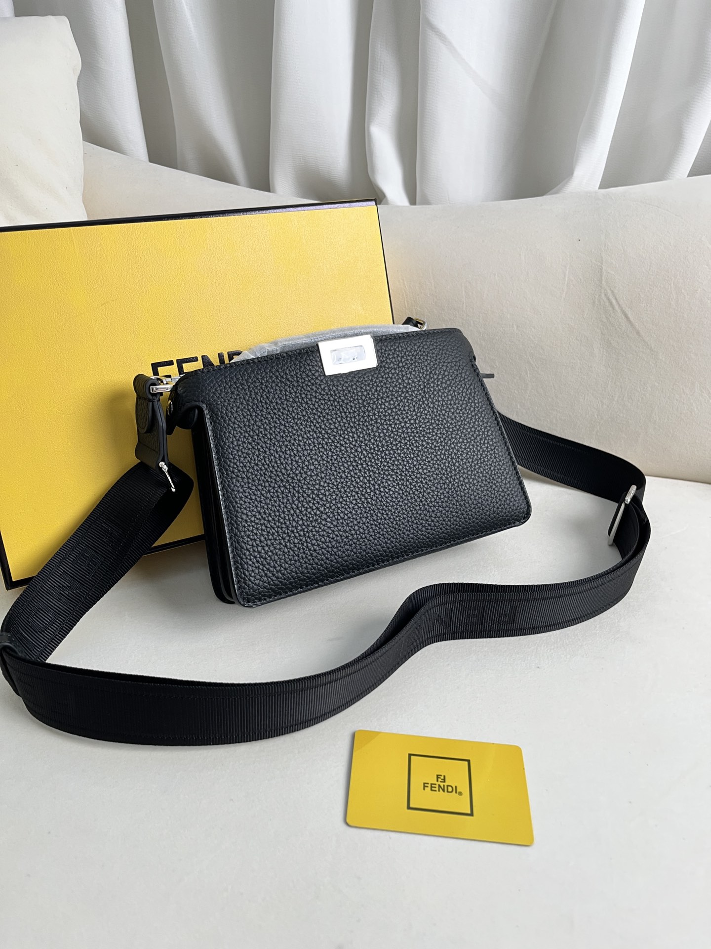 handbags FENDI 8066 size:21cm - vstockx