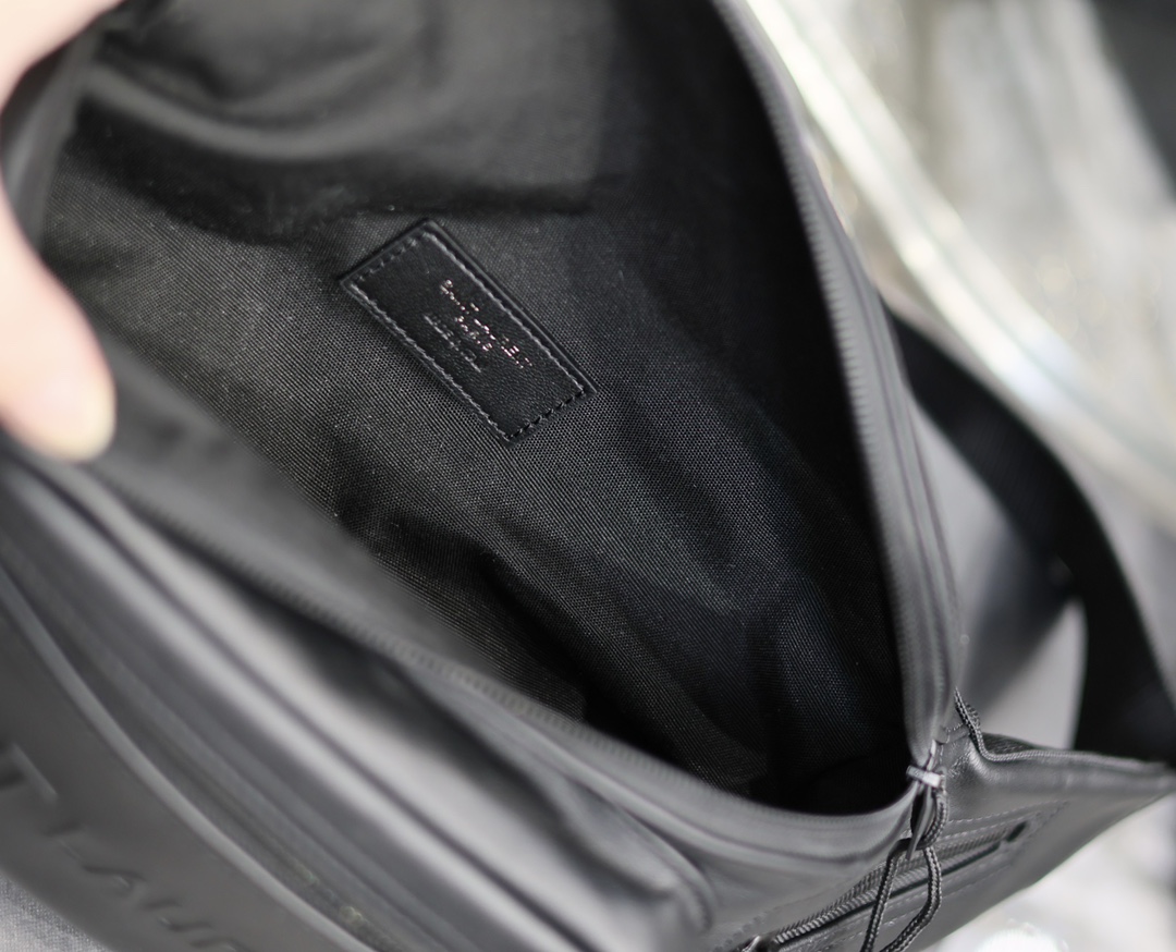 Handbags SAINT LAURENT 581375 size 24  16 cm - vstockx