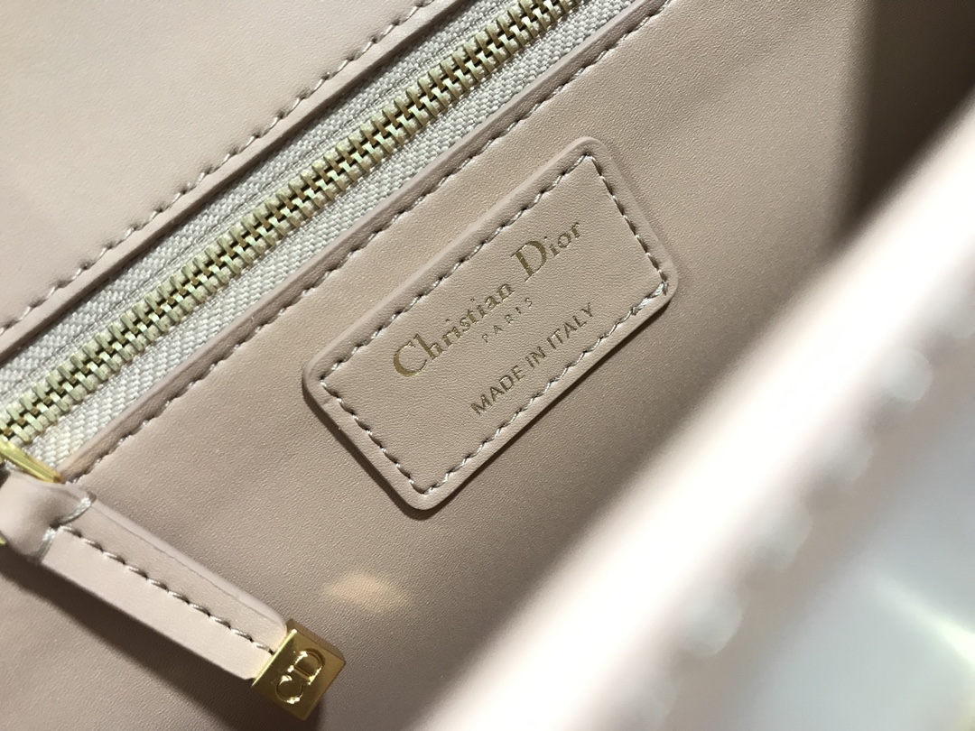 Handbag Dior M9203 size 24 x 17 x 8 cm - vstockx