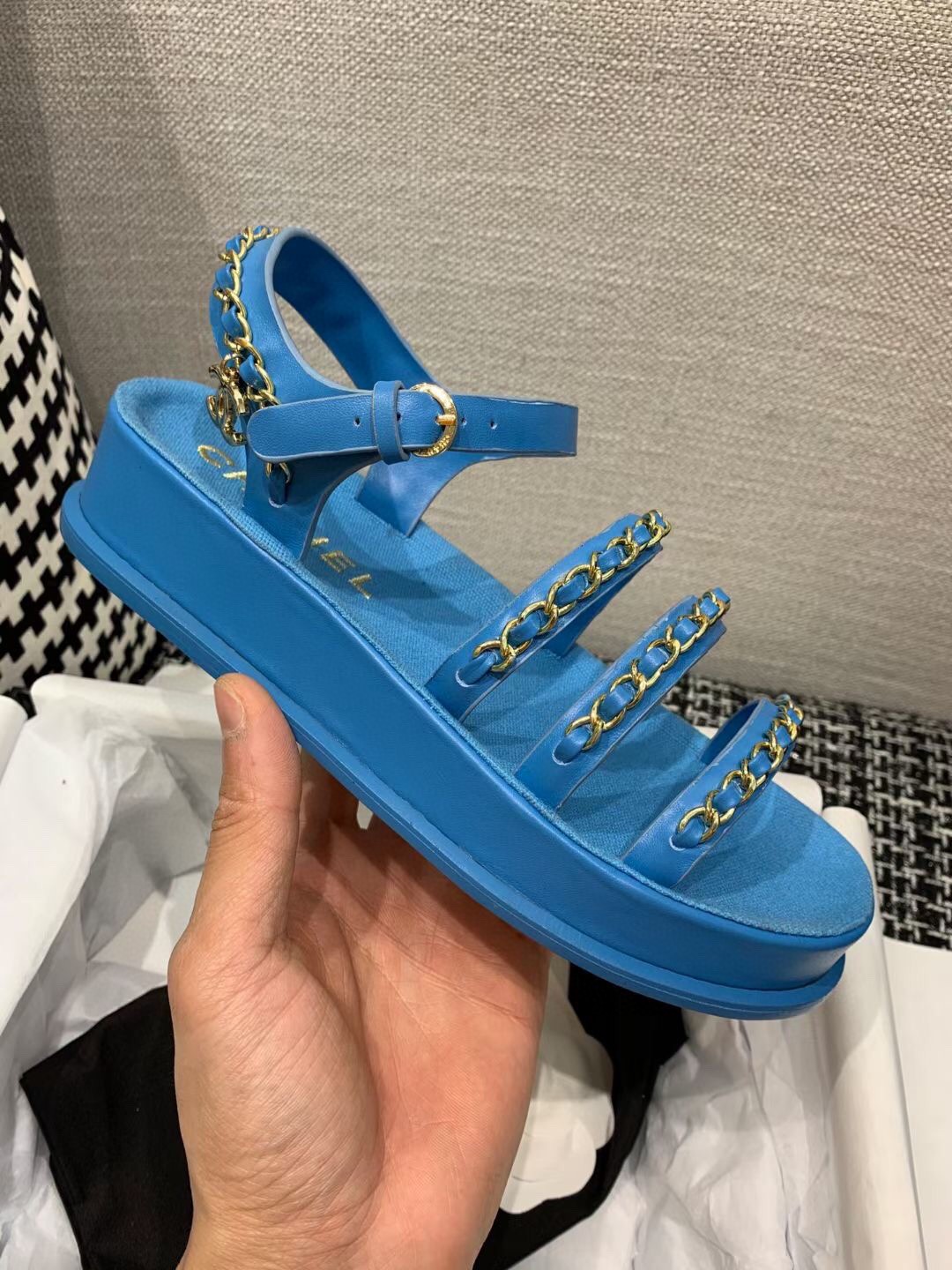 Chanel Slides 15 - vstockx