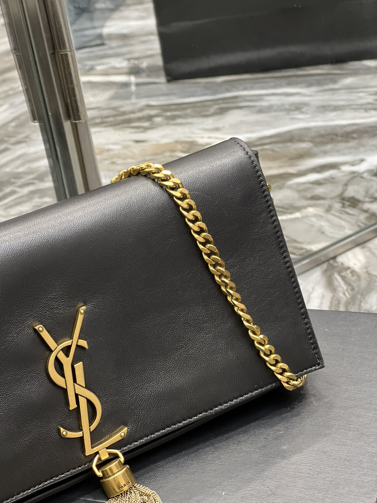 Handbags SAINT LAURENT 604276 size 26x13.5x4.5 cm - vstockx