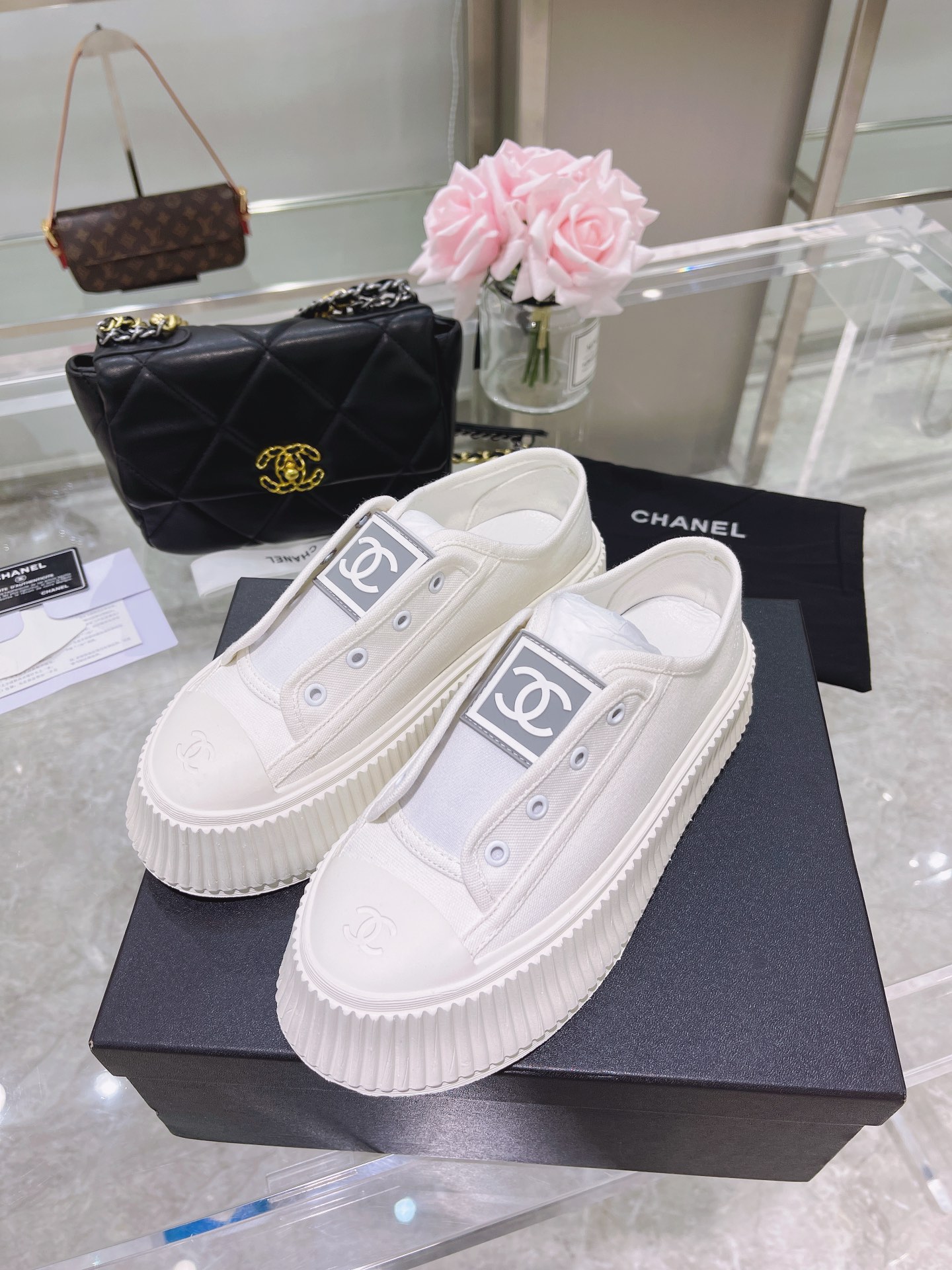 Chanel Platform Sneaker 19 - vstockx