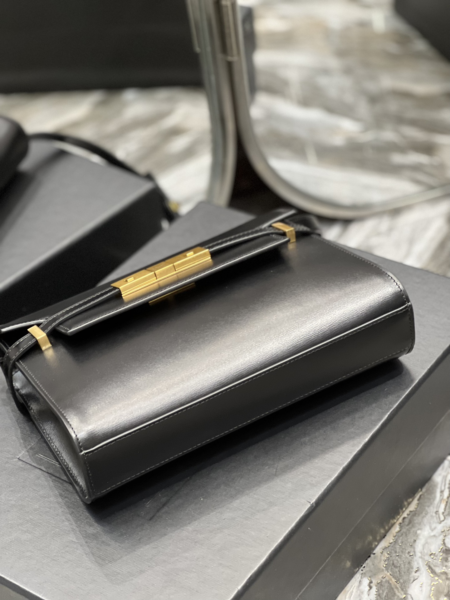 Handbags SAINT LAURENT 675626 size 24x17.5x6 cm - vstockx