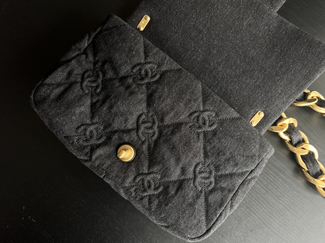 Handbag Chanel 3216 size 23 cm - vstockx