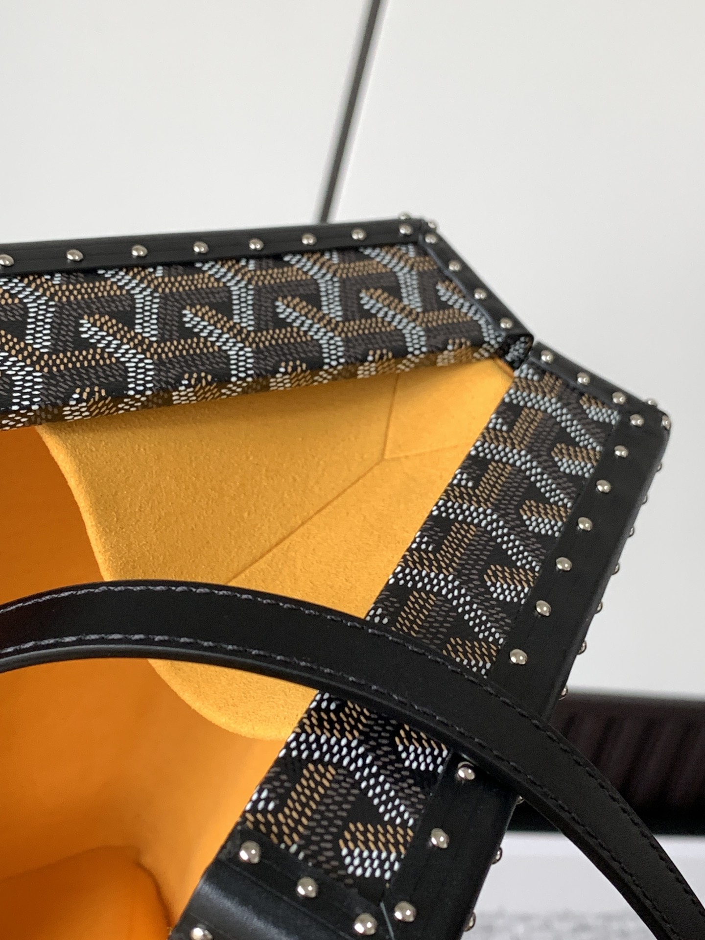 Handbags Goyard Grand Htel 8018 size:17*7.7*24.5 cm - vstockx