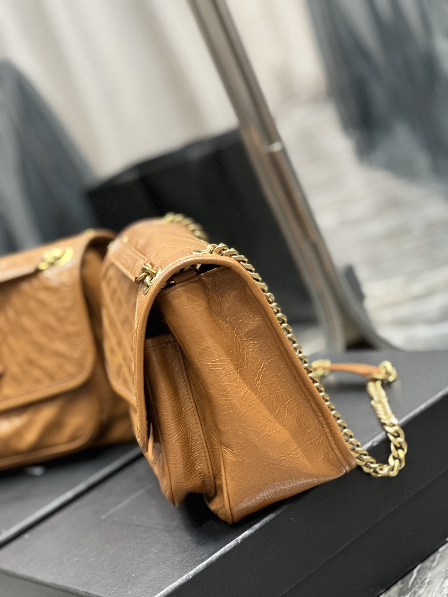 Handbags SAINT LAURENT 633158 size 28x20.5x8.5 cm - vstockx