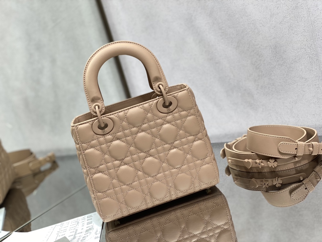 Handbag Dior size 20 cm - vstockx