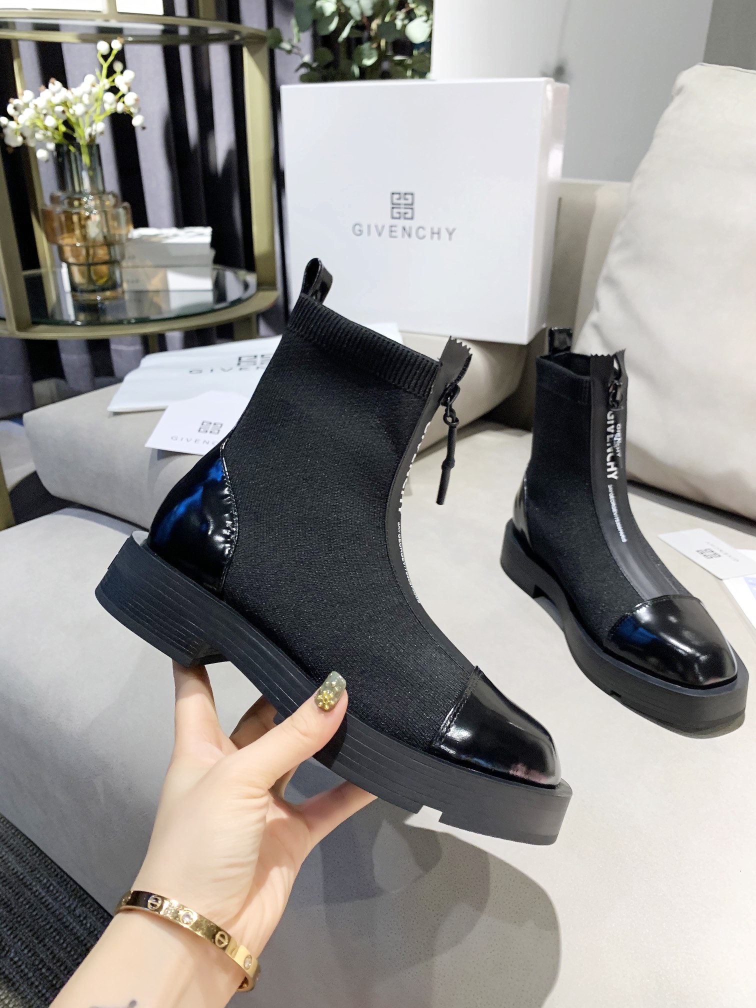 Givenchy Boots 20 - vstockx