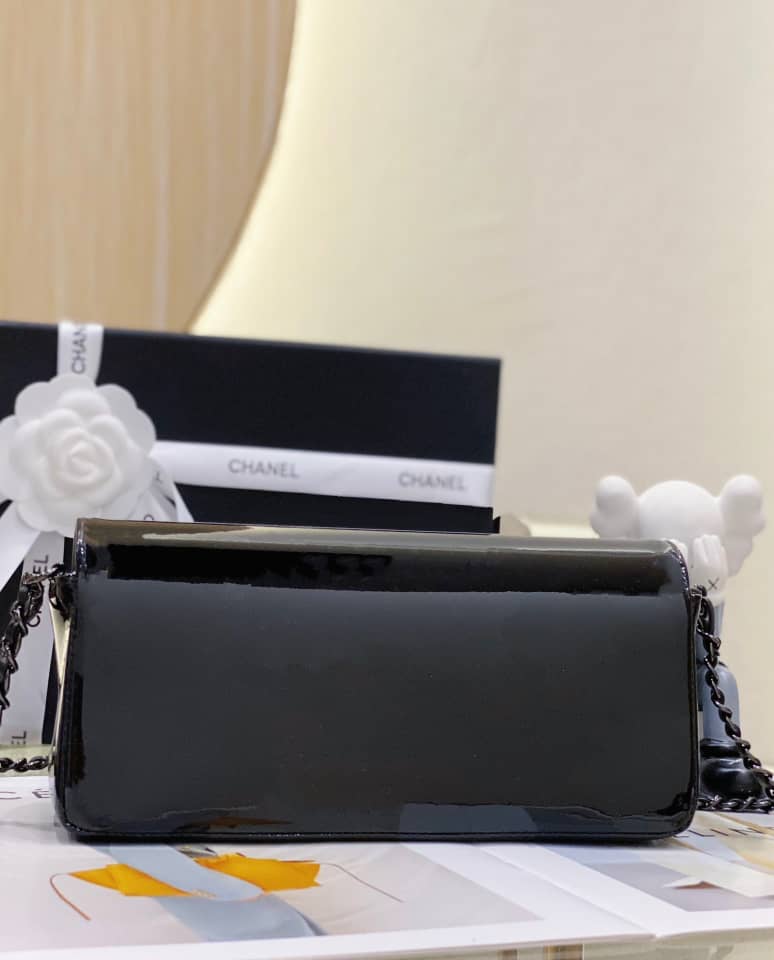 Handbag Chanel size 22 - vstockx