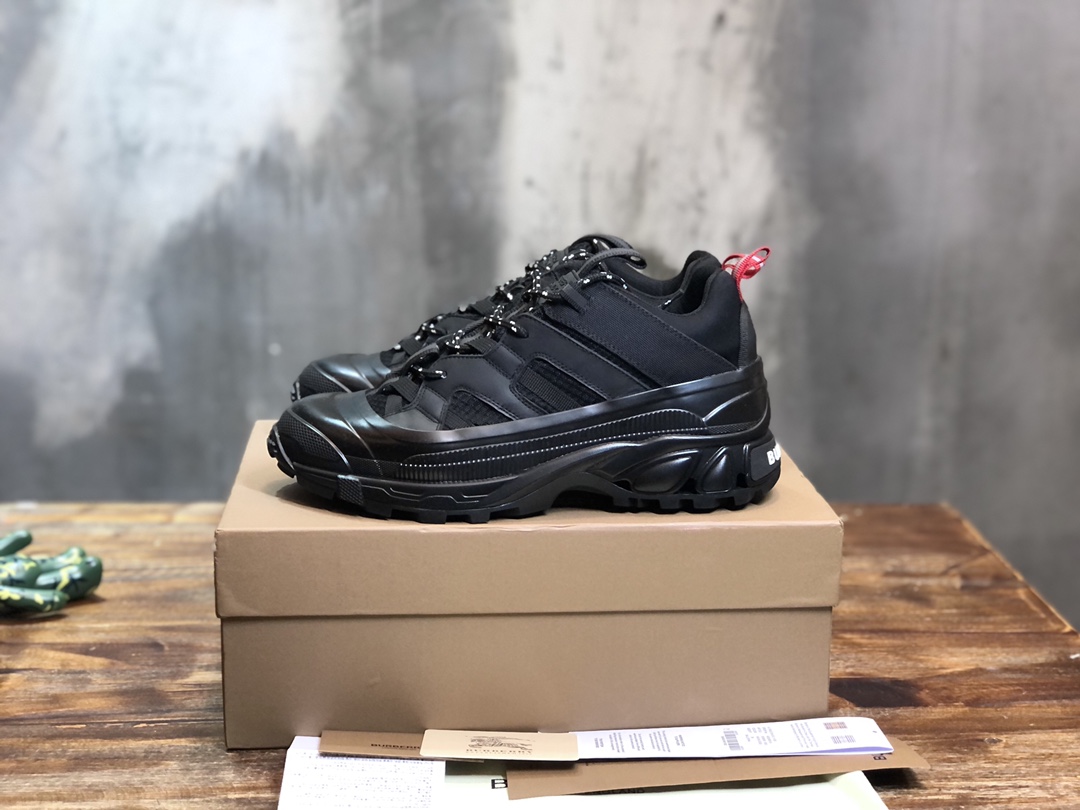 Burberry Arthur Vintage Sneaker 31 - vstockx