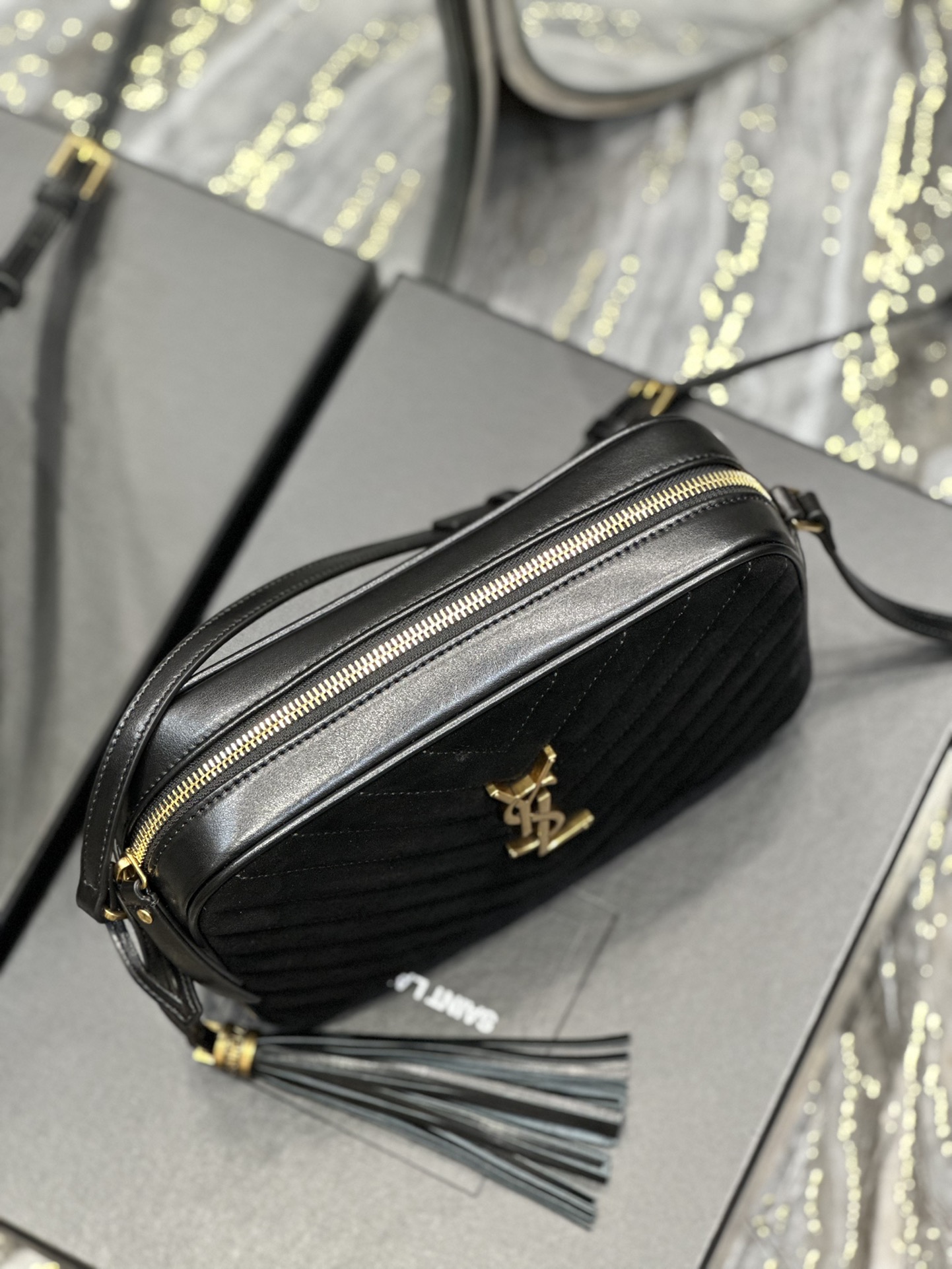 Handbags SAINT LAURENT 520534 size 23x16x6 cm - vstockx
