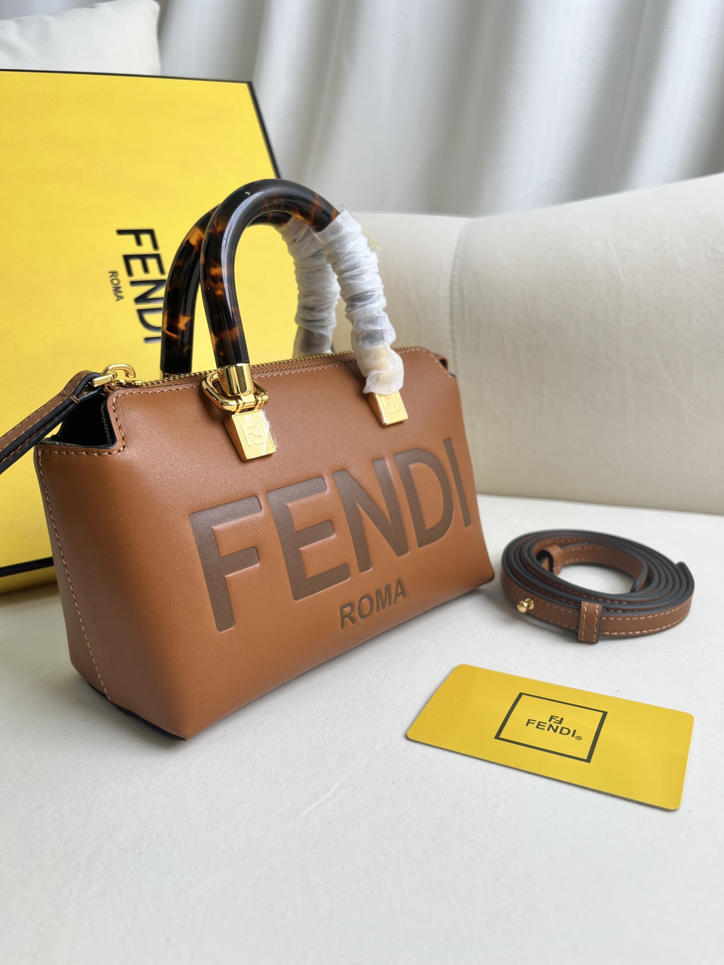 handbags FENDI 8BS067 size:20.5*12*9cm - vstockx