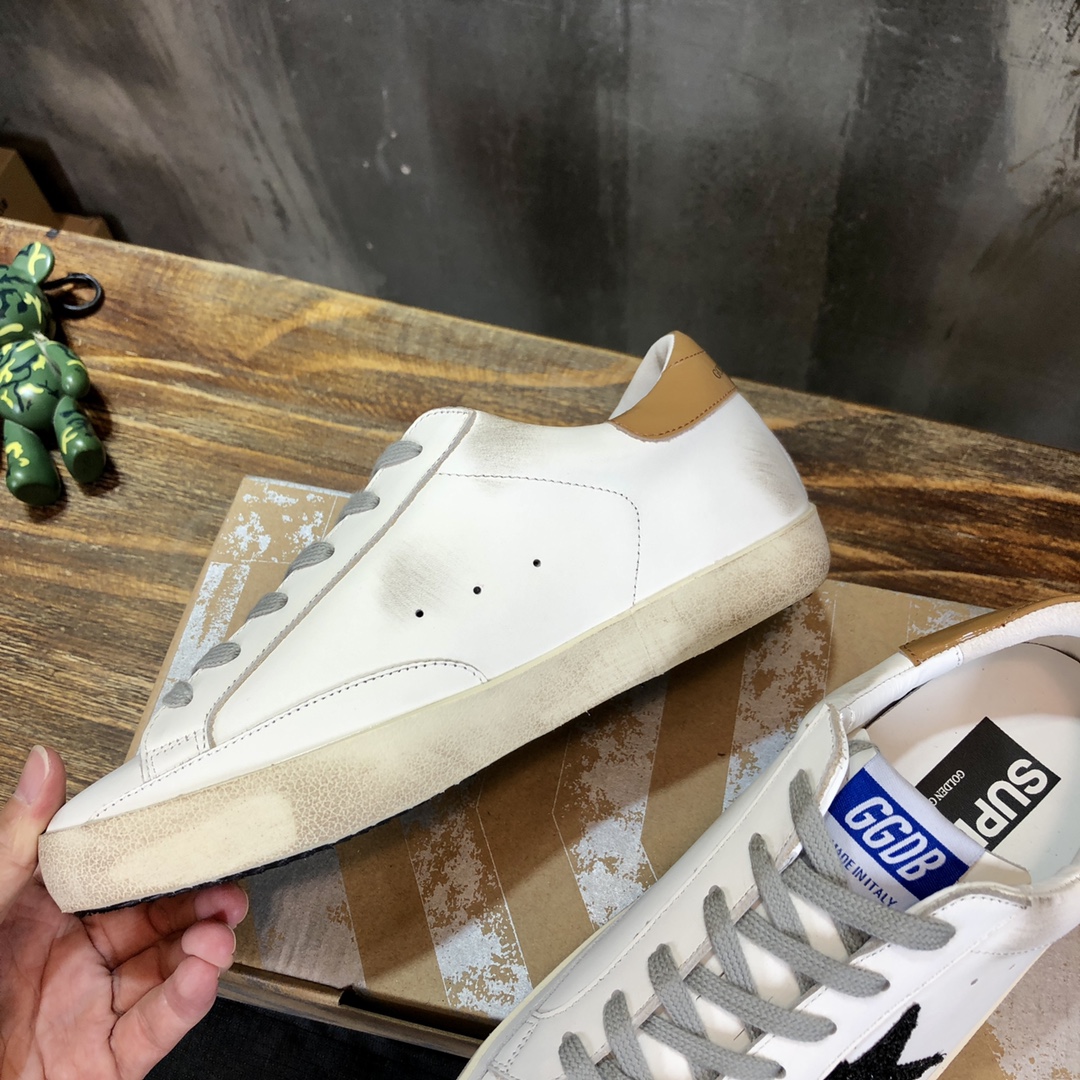 Golden Goose Superstar distressed-finish sneakers 14 - vstockx
