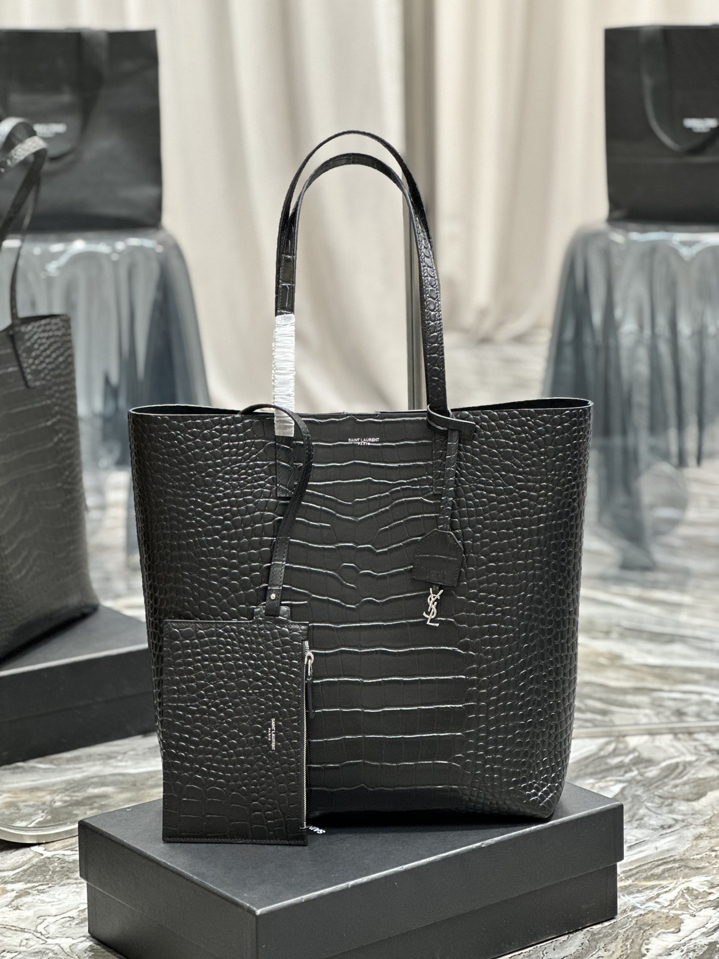 Handbags SAINT LAURENT 600306 size 32.5  35  10.5 cm - vstockx