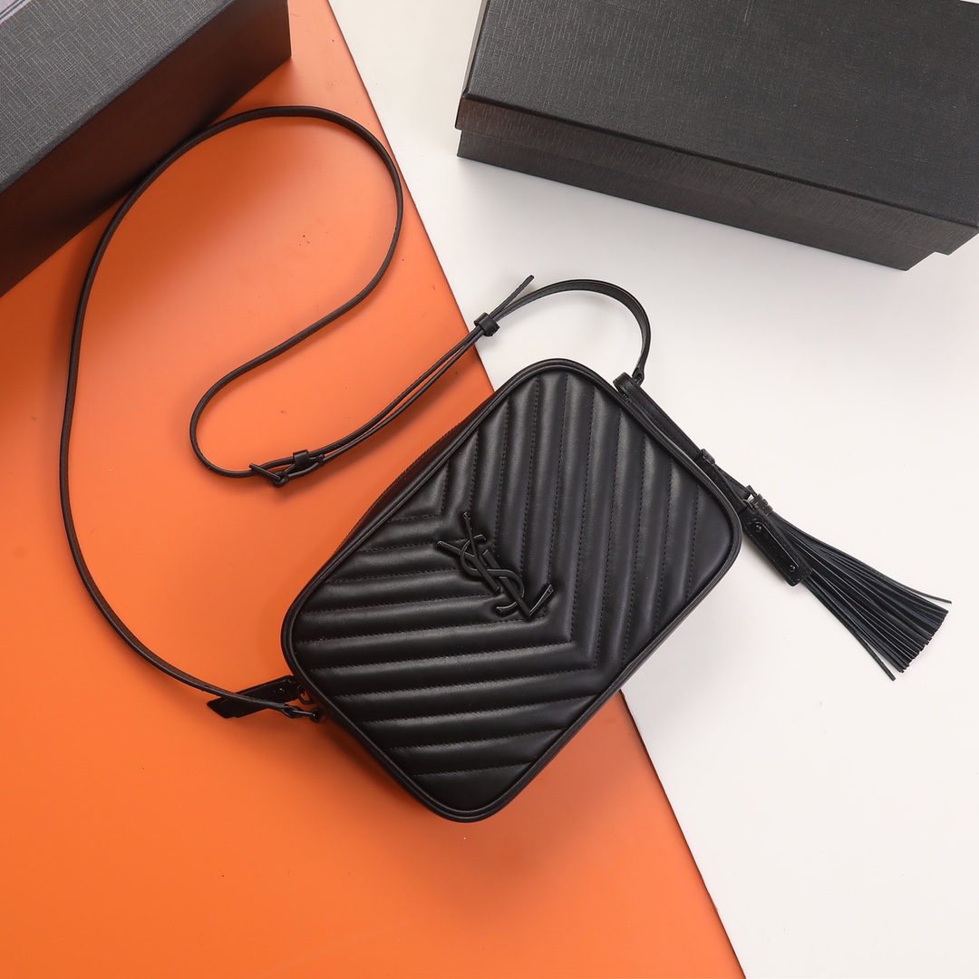 Handbags SAINT LAURENT 520534 size 23x16x6 cm - vstockx