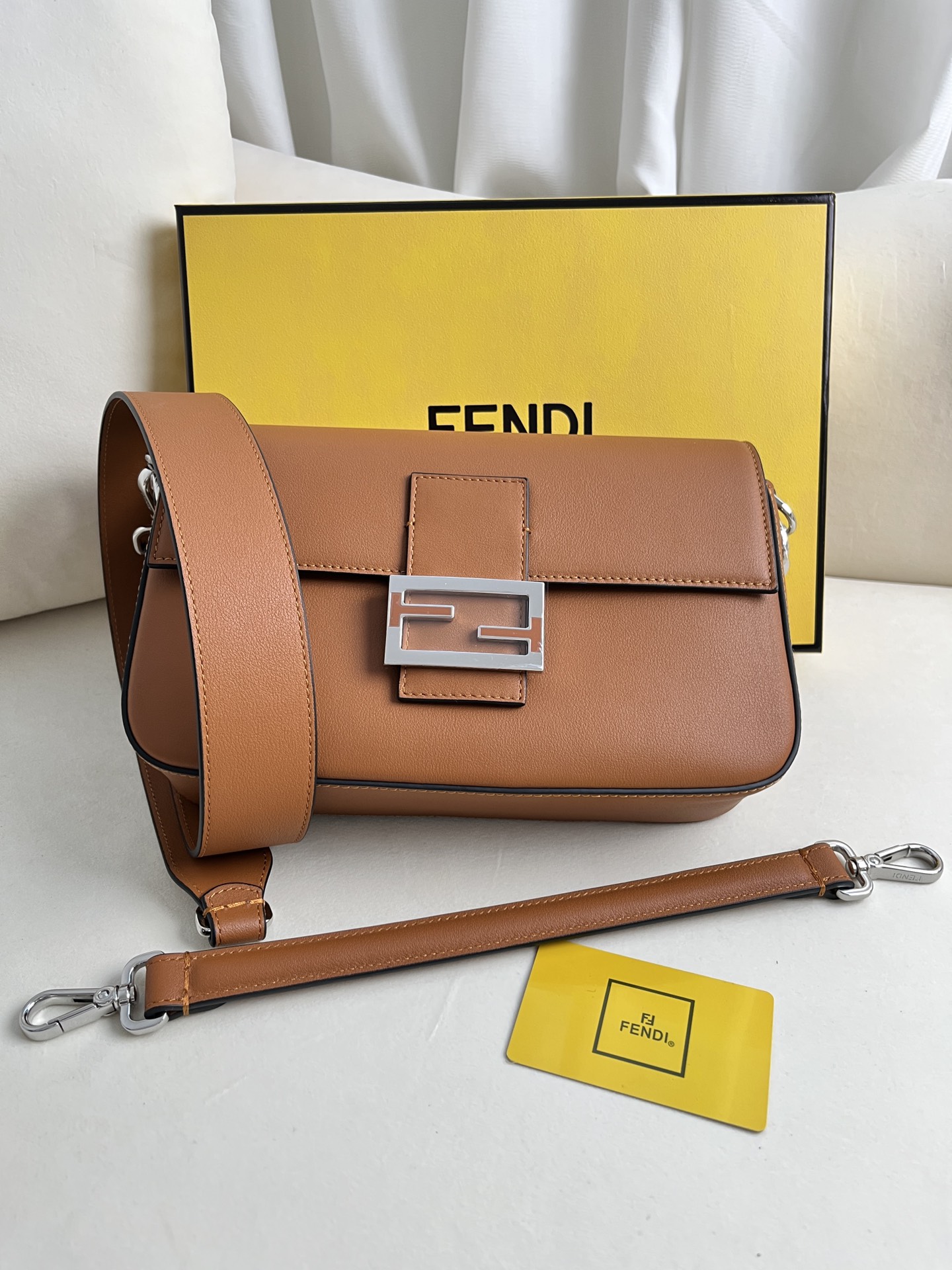 handbags FENDI 5012 size:26*5*15cm - vstockx