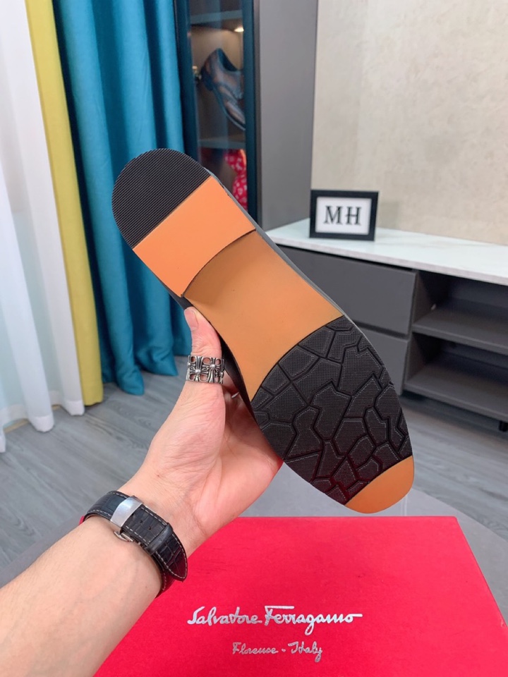 Salvatore Ferragamo Boots 35 - vstockx