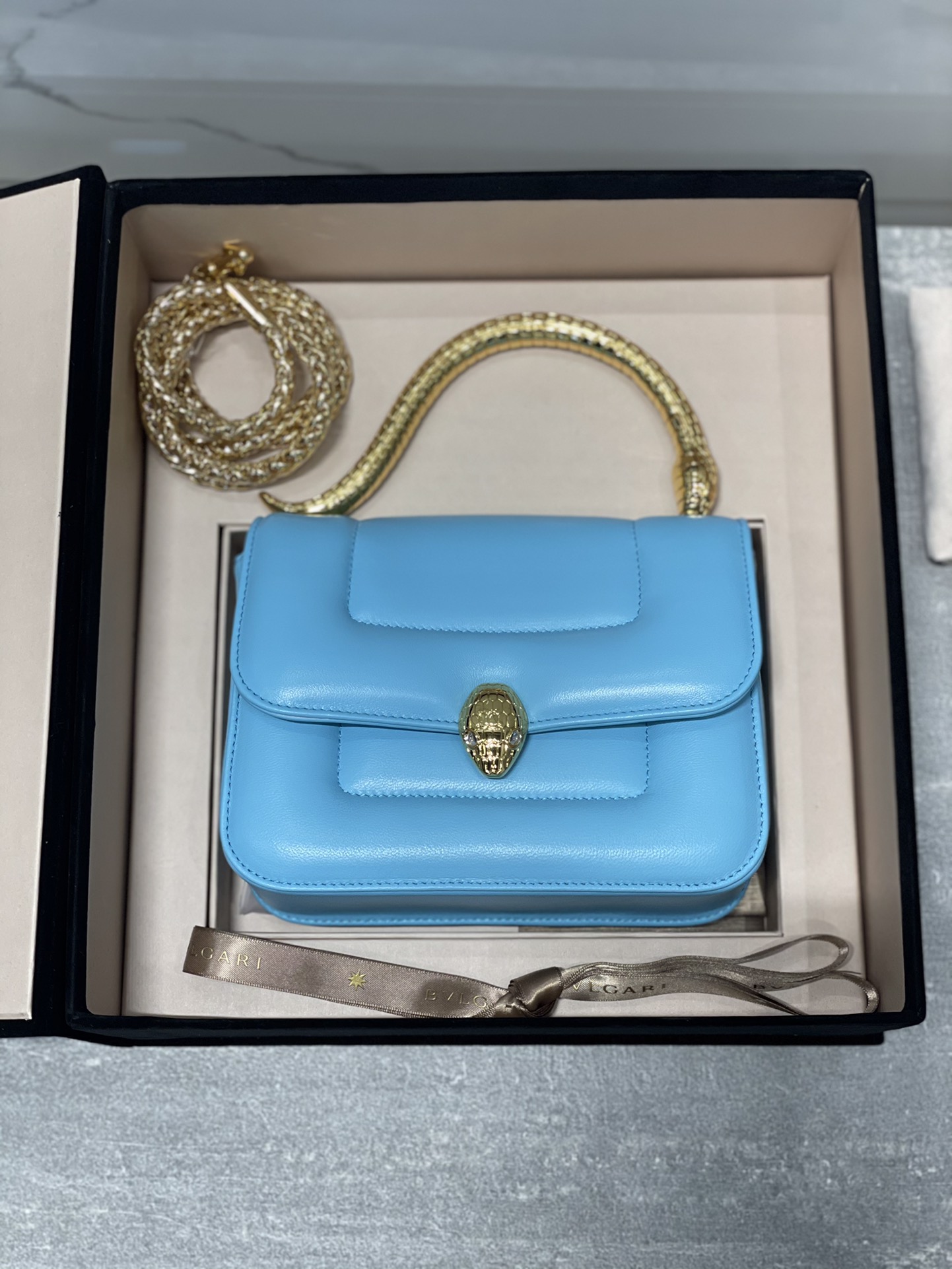 Handbags Bvlgari 291071 size:19.2*15*6 cm - vstockx