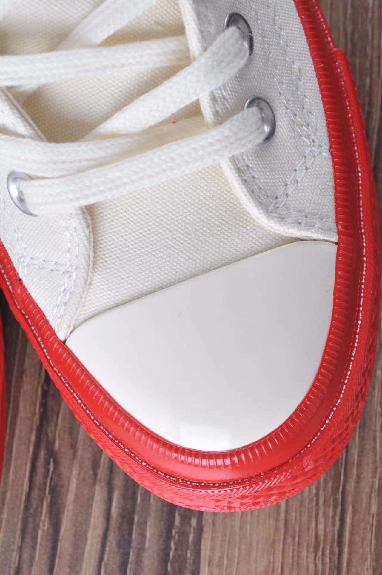 Converse Chuck Taylor All-Star 70 Ox Comme des Garcons PLAY Egret Red Midsole - vstockx