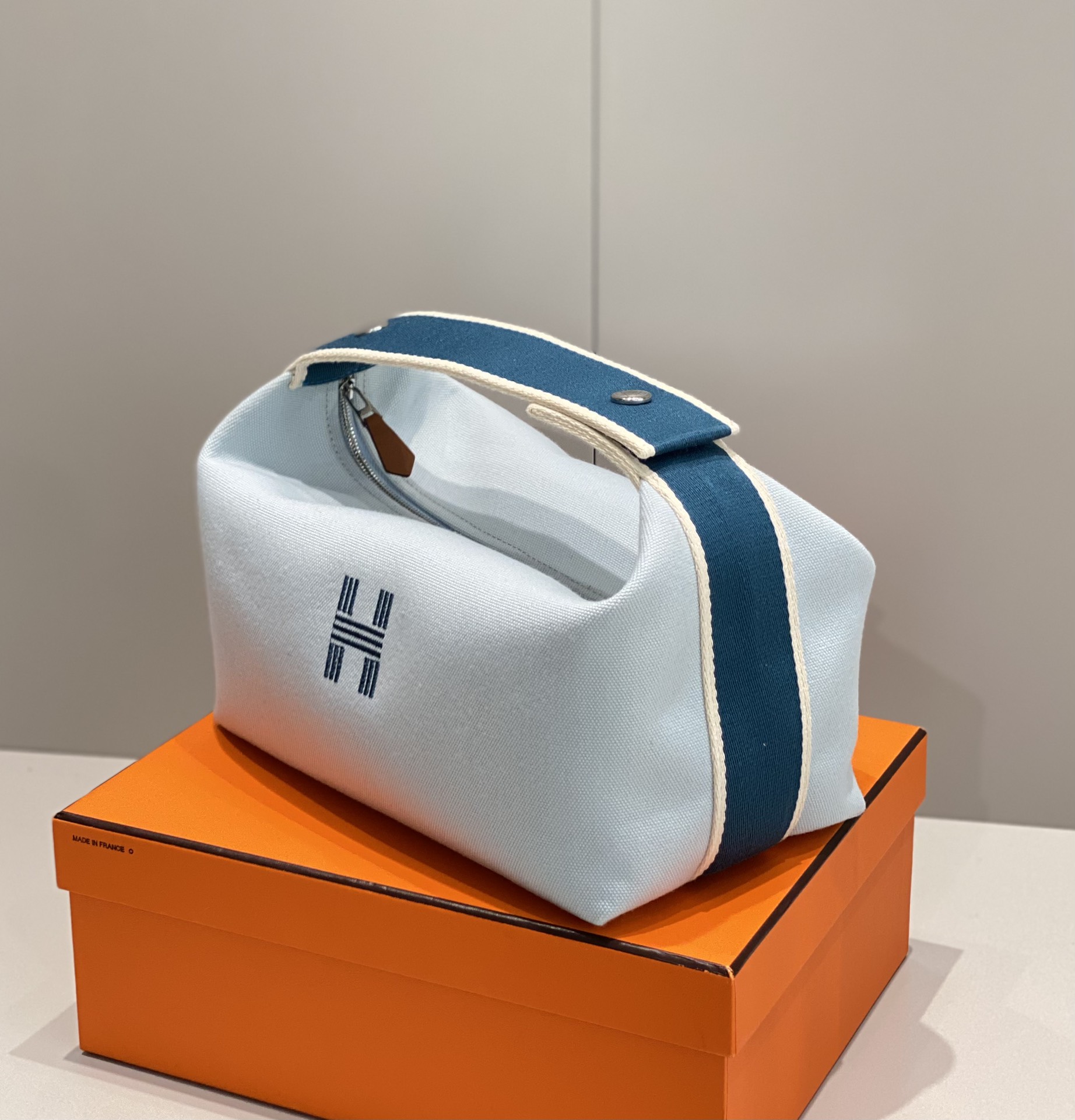 Handbags Hermes  -- size:25*21*14 cm - vstockx