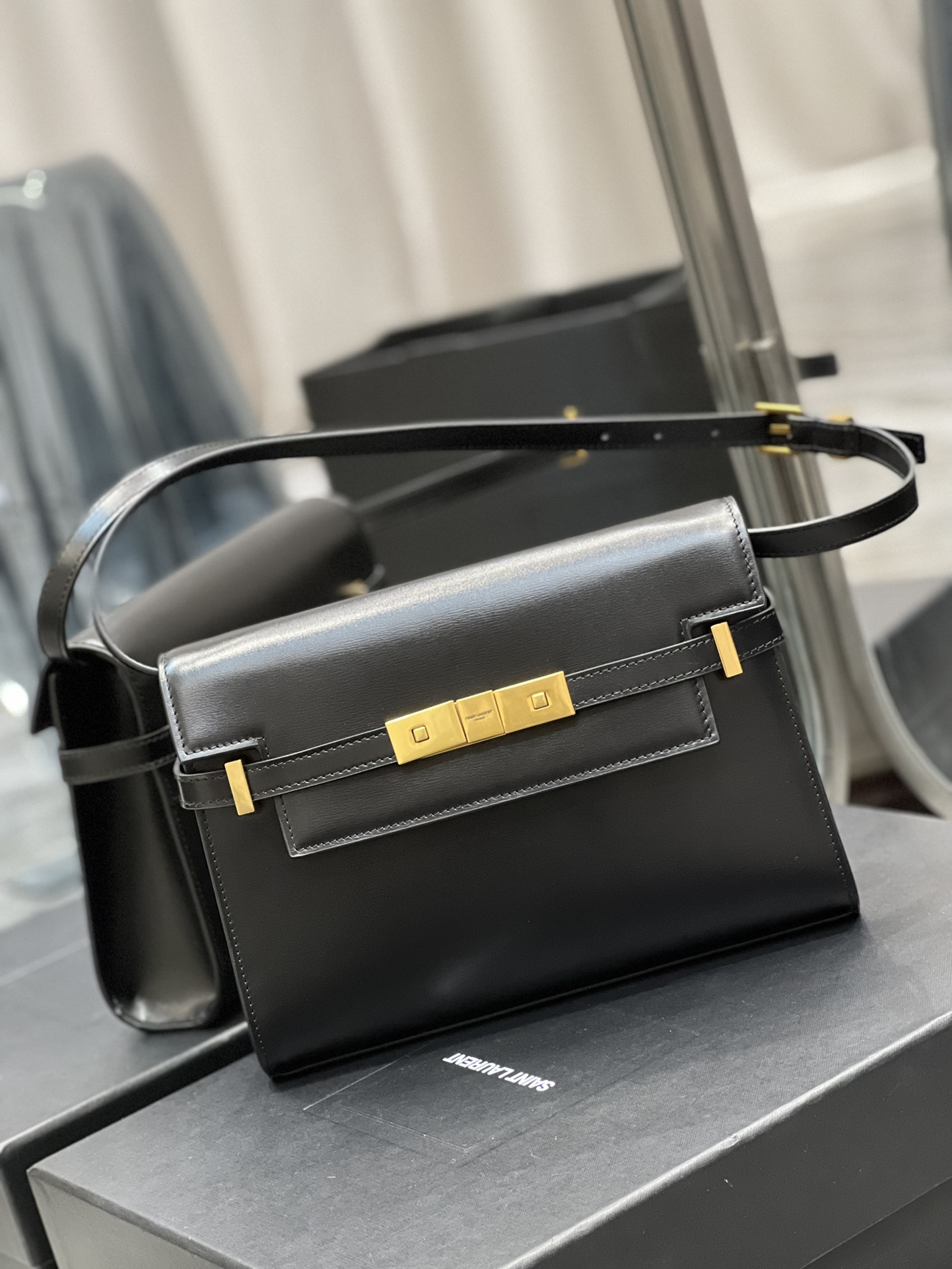 Handbags SAINT LAURENT 675626 size 24x17.5x6 cm - vstockx