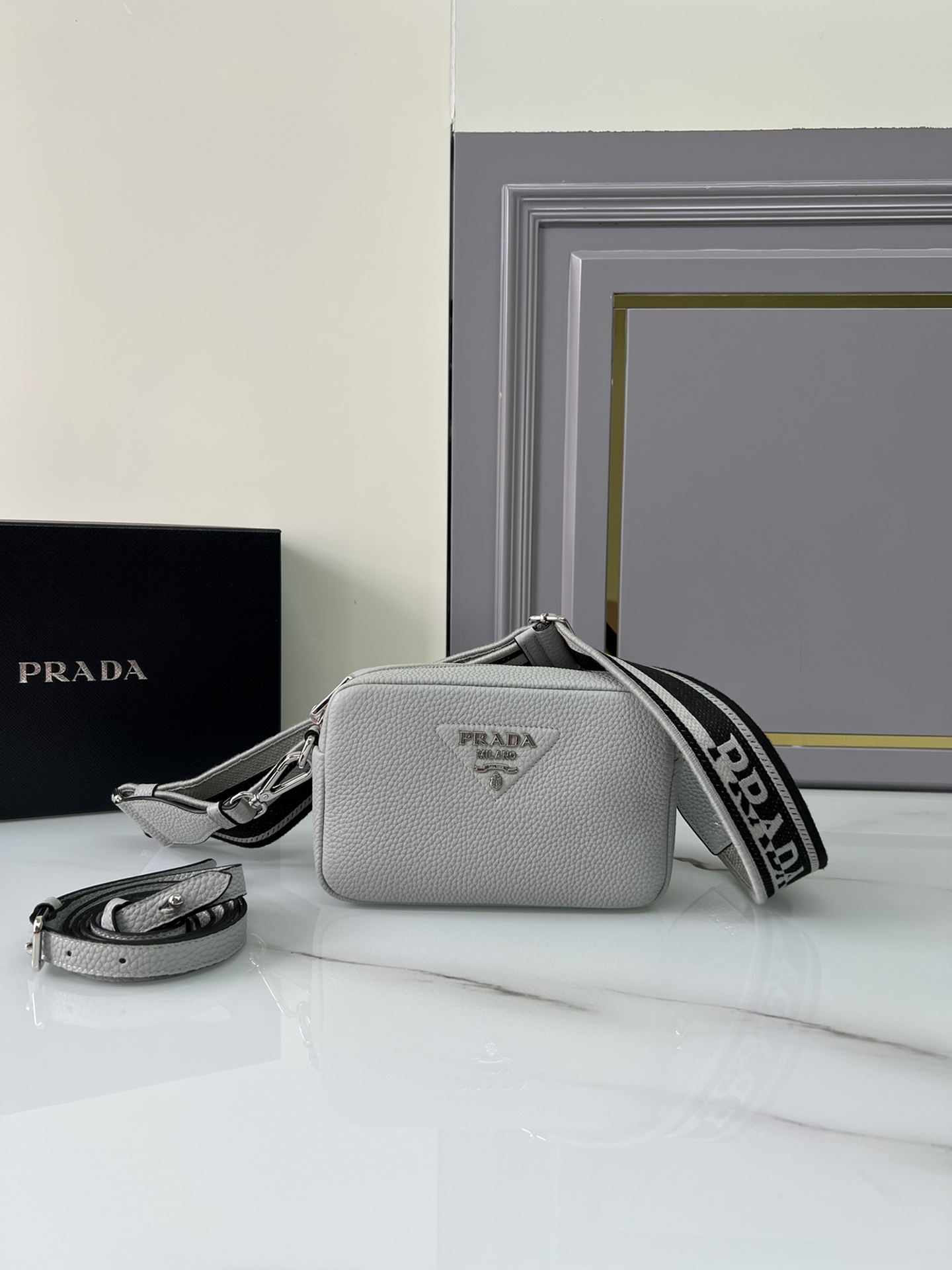 handbags prada 1BH192 19*12*6 - vstockx