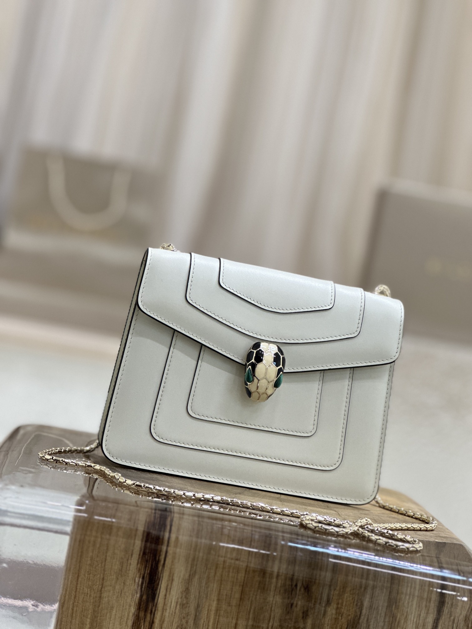 Handbags Bvlgari 35107 size:20*15*5 cm - vstockx