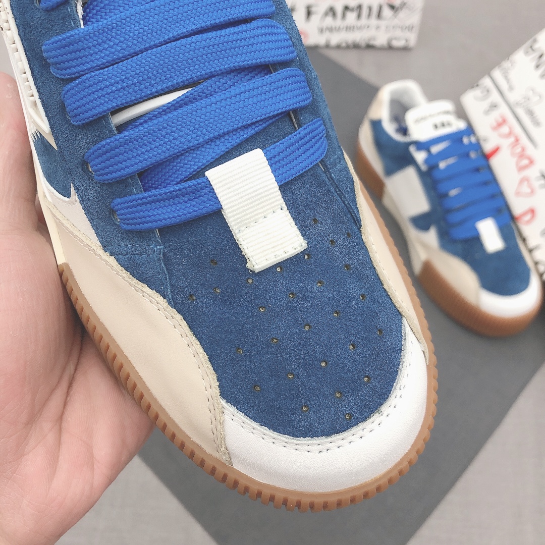 Dolce & Gabbana Low Tops Sneakers 60 - vstockx
