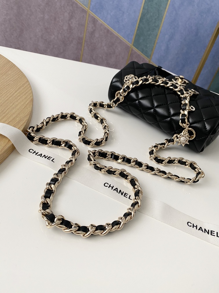 Handbag Chanel AS2326 size 20 cm - vstockx