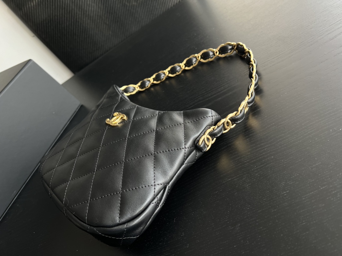Handbag Chanel size 17.5cm24cm6 cm - vstockx