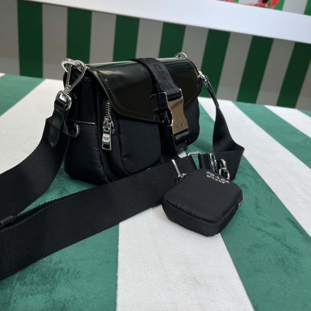 Handbags Prada 1BD295 size:22*7.5*14 cm - vstockx