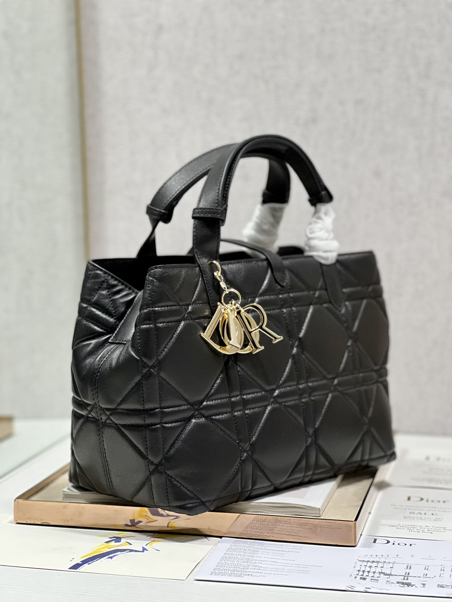 Handbag Dior 1188 size 30  36  15 cm - vstockx