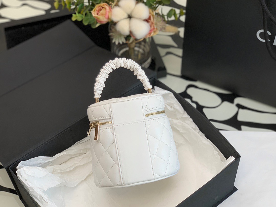 Handbag Chanel 2730 size 13  13  11 cm - vstockx