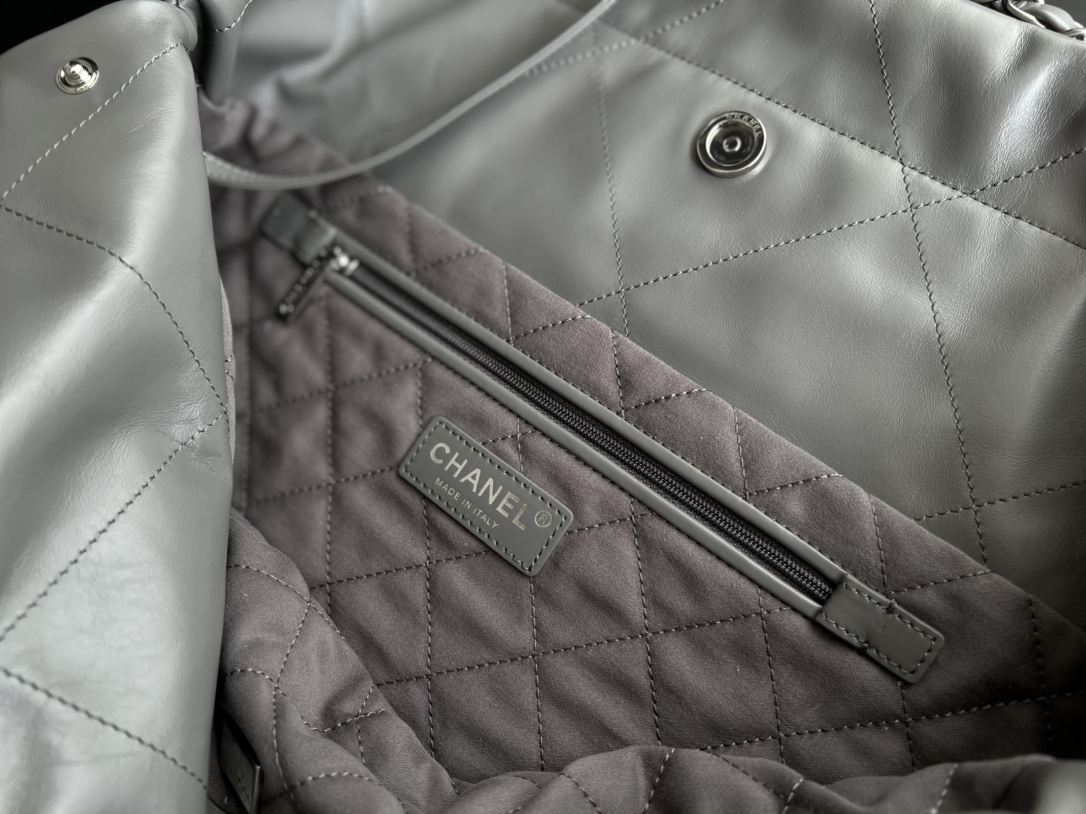 Handbag Chanel size 39cmx42cmx8 cm - vstockx