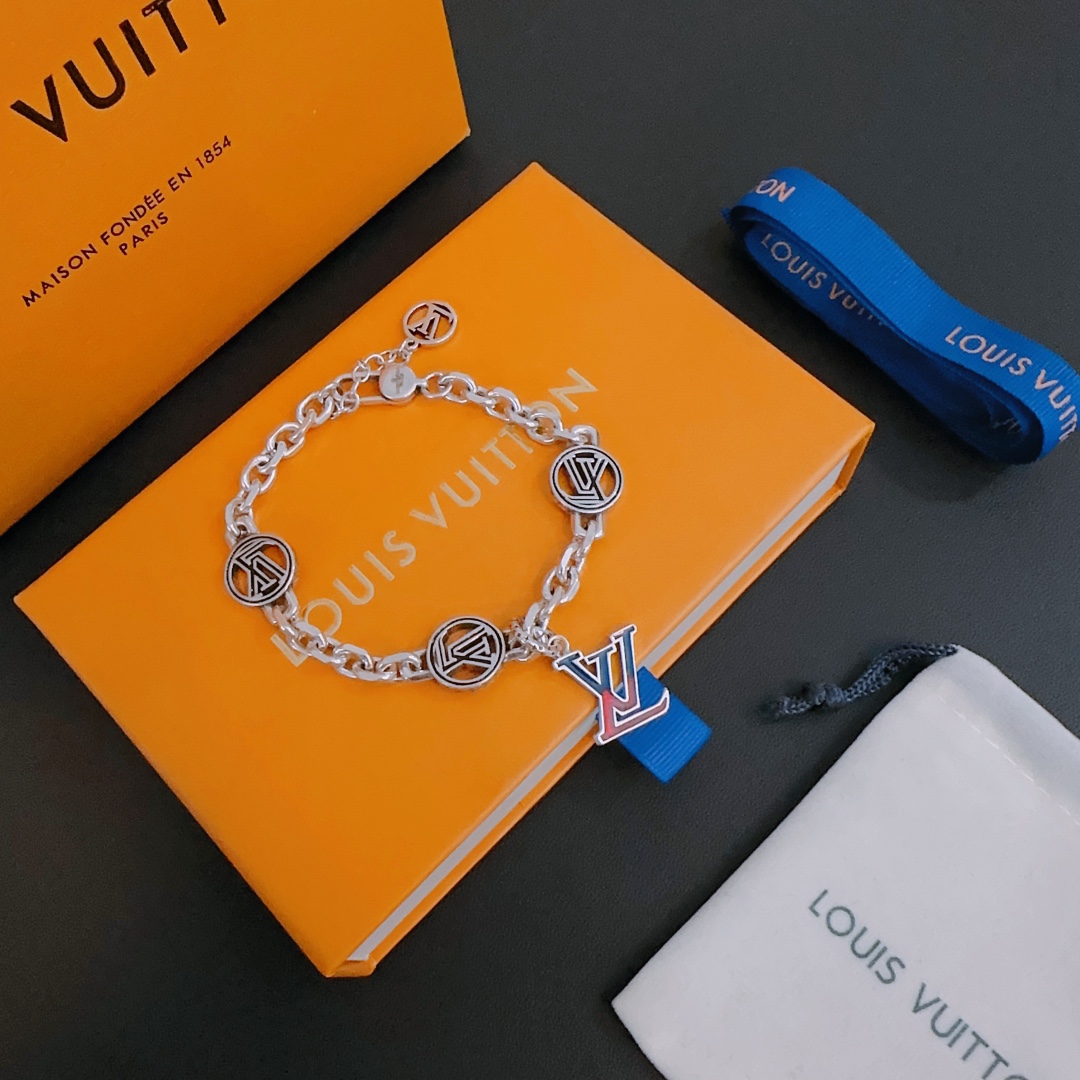 Jewelry Louis Vuitton 381 - vstockx