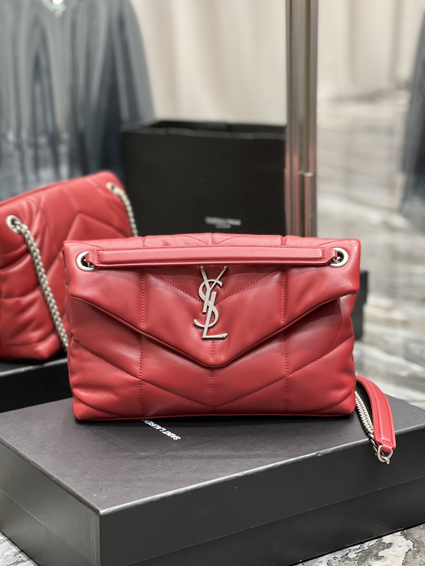 Handbags SAINT LAURENT 577476 size 29x17x11 cm - vstockx