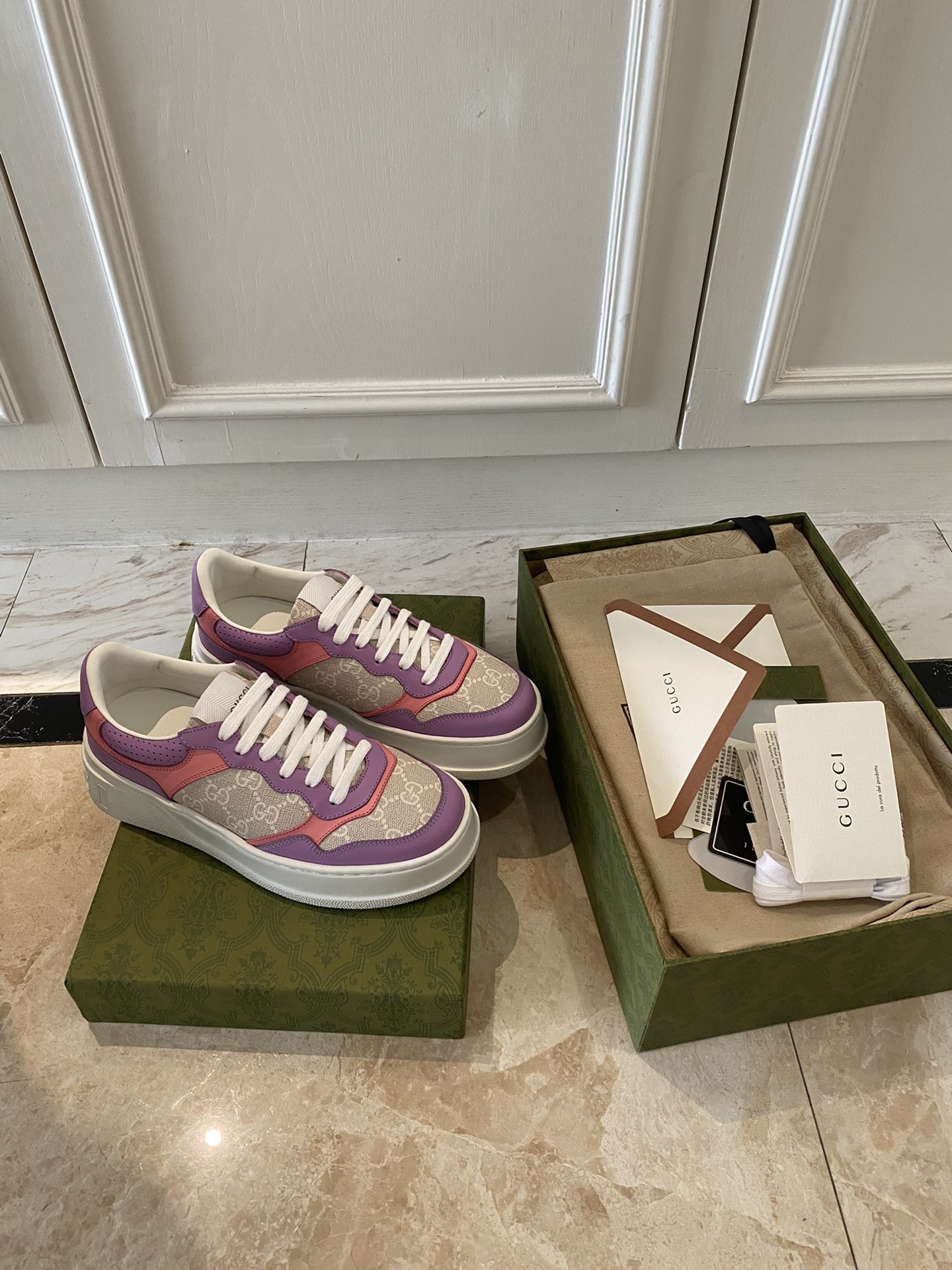 Gucci Women's GG sneaker 2 - vstockx