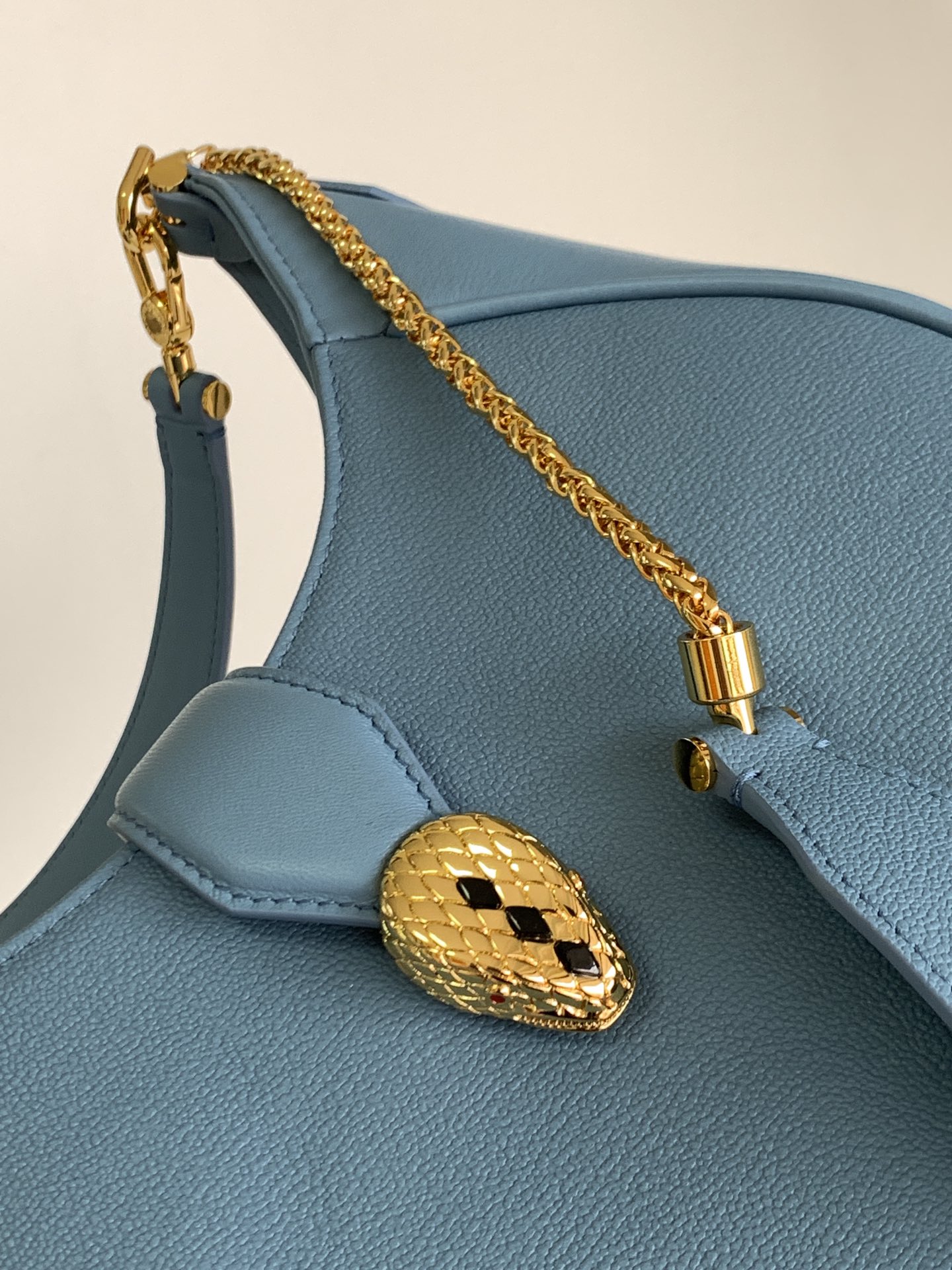 Handbags Bvlgari 2916400511 size:25.5*25*5.5 cm - vstockx