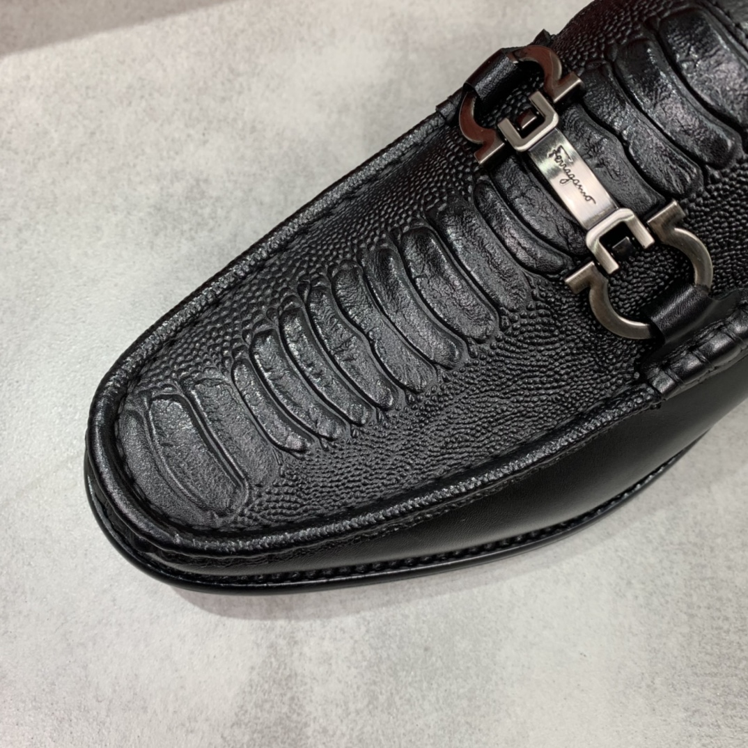 Salvatore Ferragamo Boots 17 - vstockx