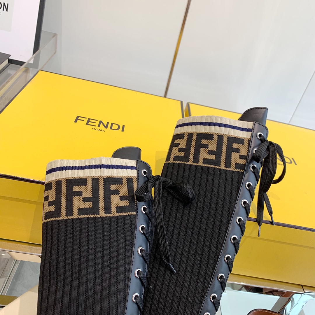 Fendi Boots 10 - vstockx