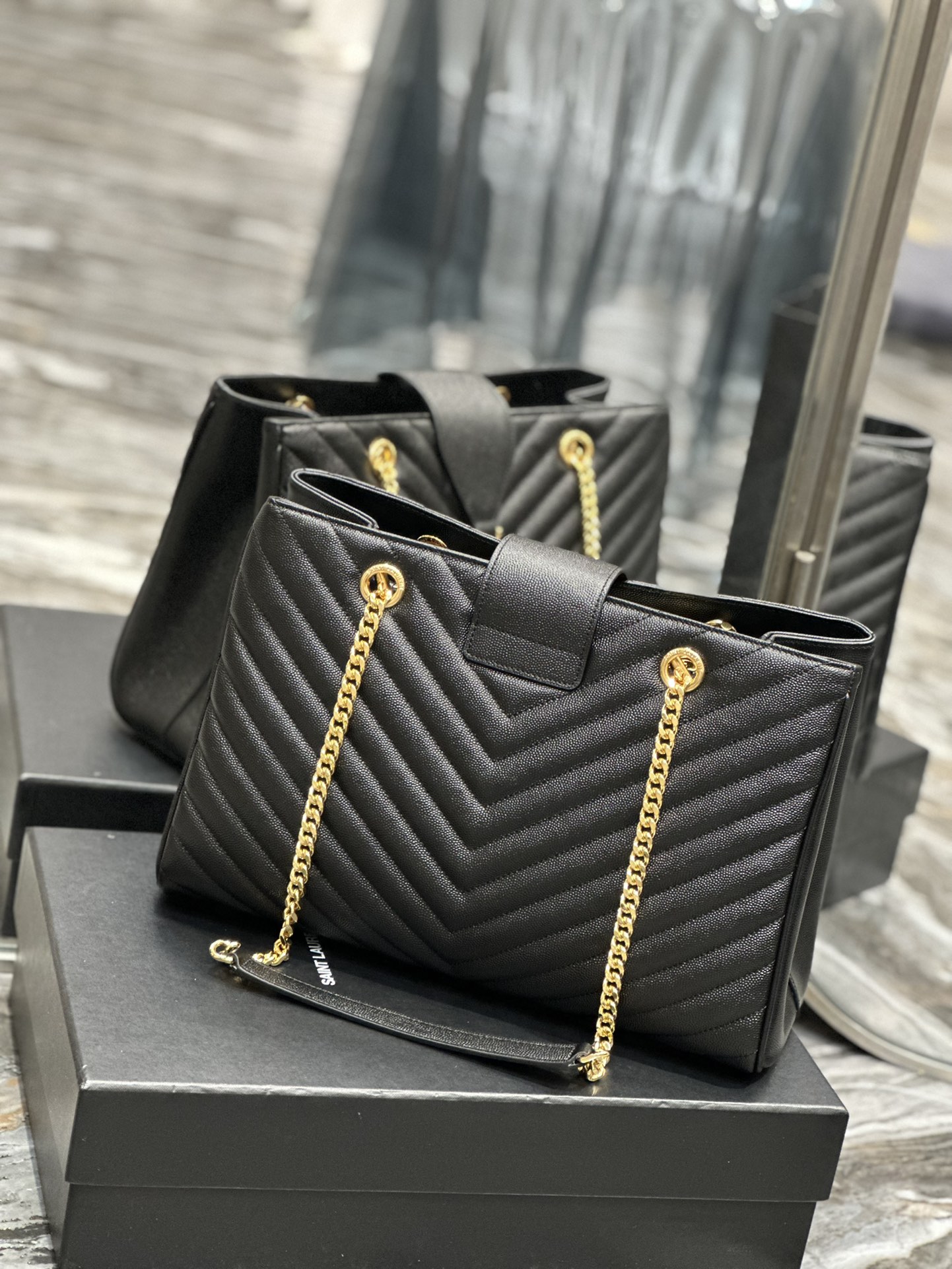 Handbags SAINT LAURENT 668900 size 33  22  15 cm - vstockx