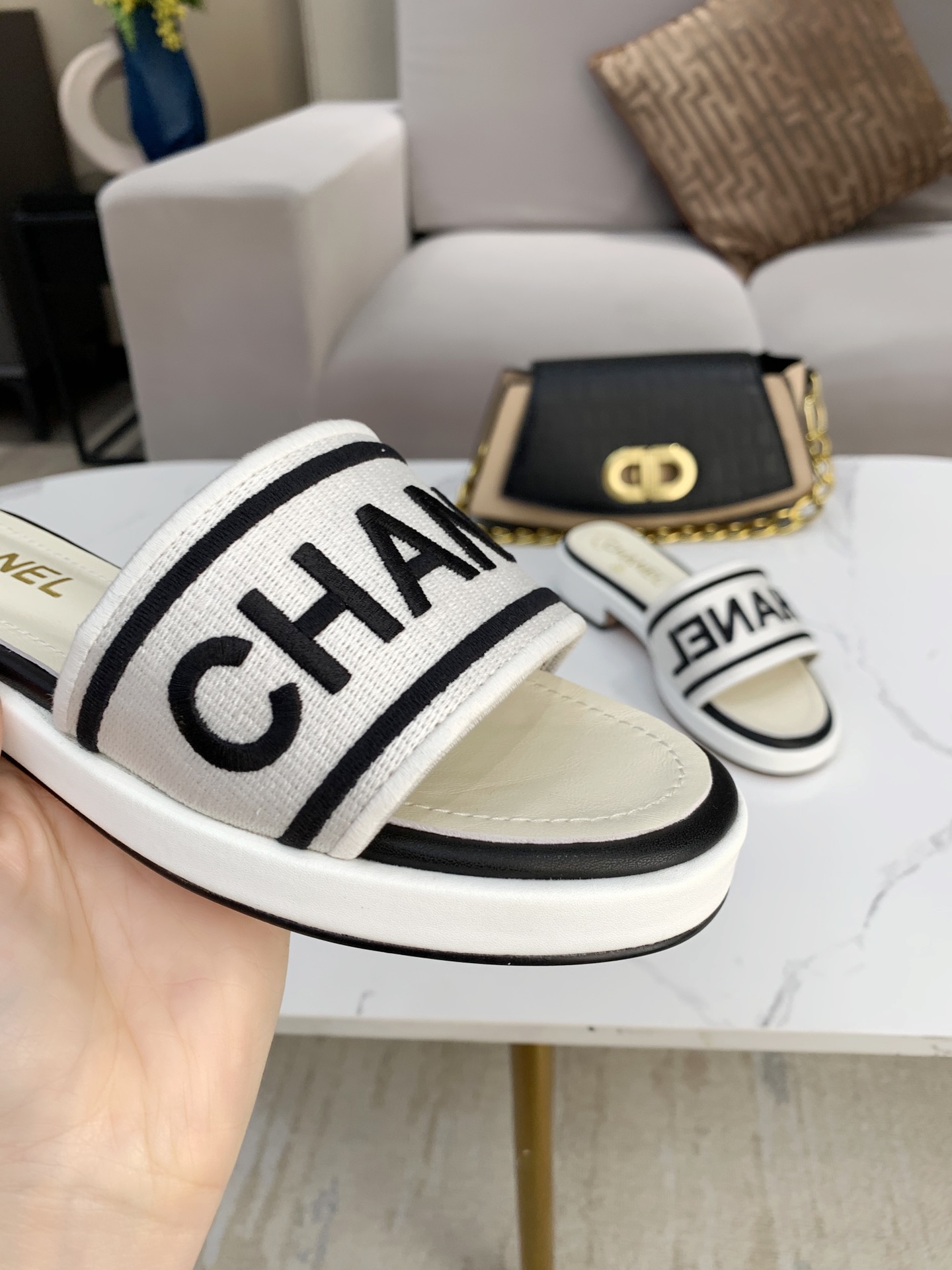 Chanel Slides 19 - vstockx