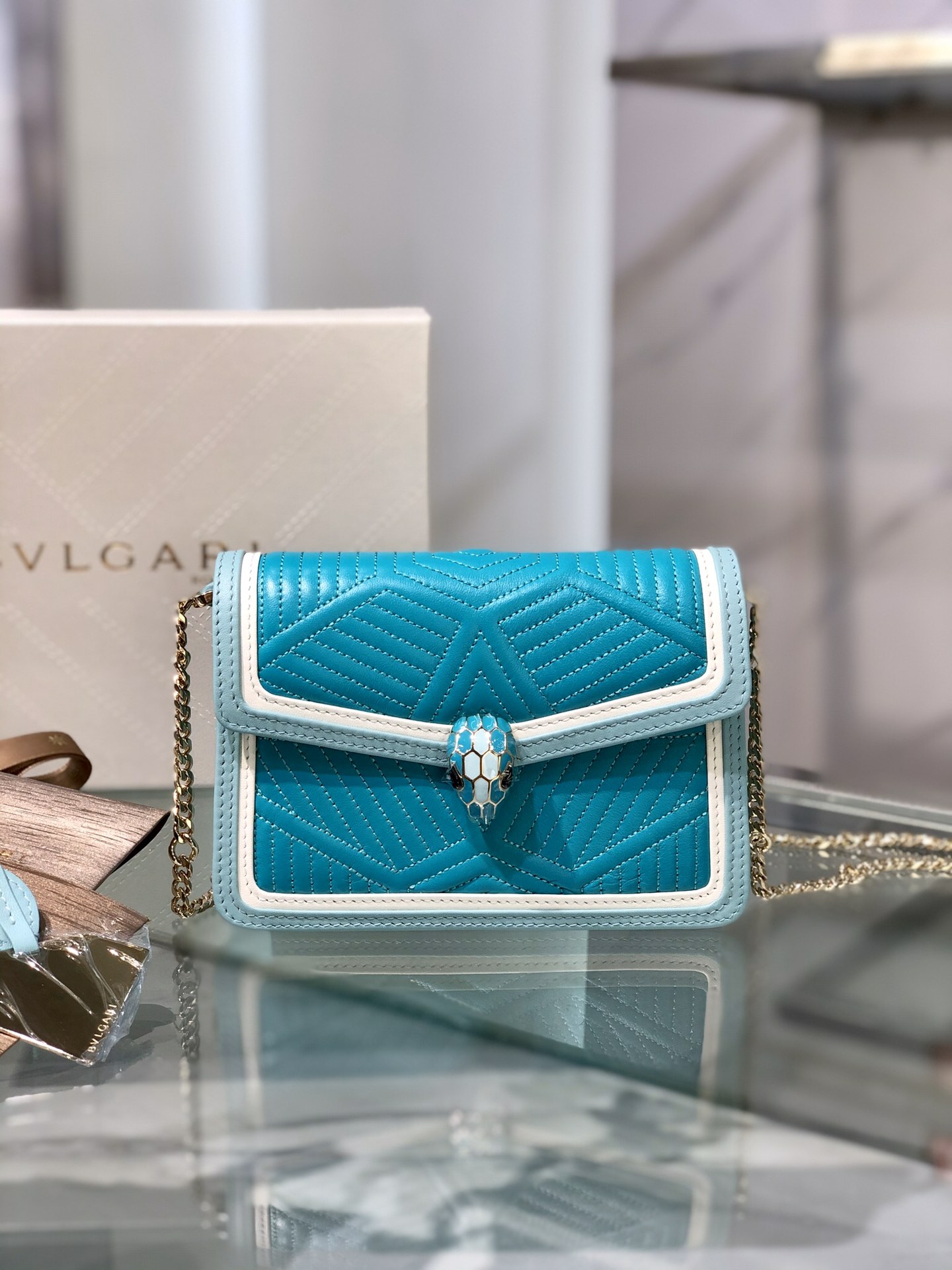 Handbags Bvlgari Serpenti Forever 288104 size:17*11*5 cm - vstockx