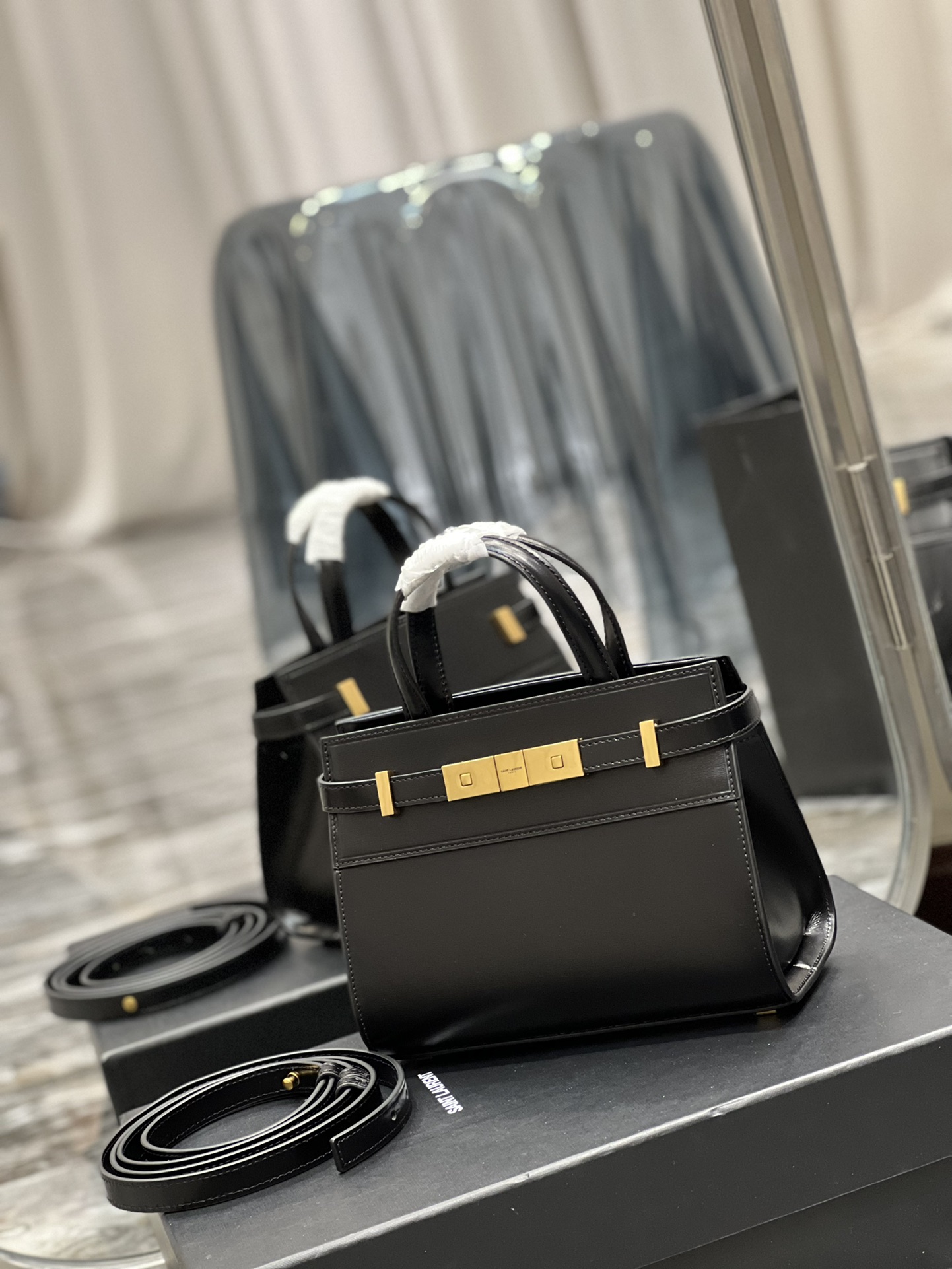 Handbags SAINT LAURENT 593741 size 21x16x9 cm - vstockx