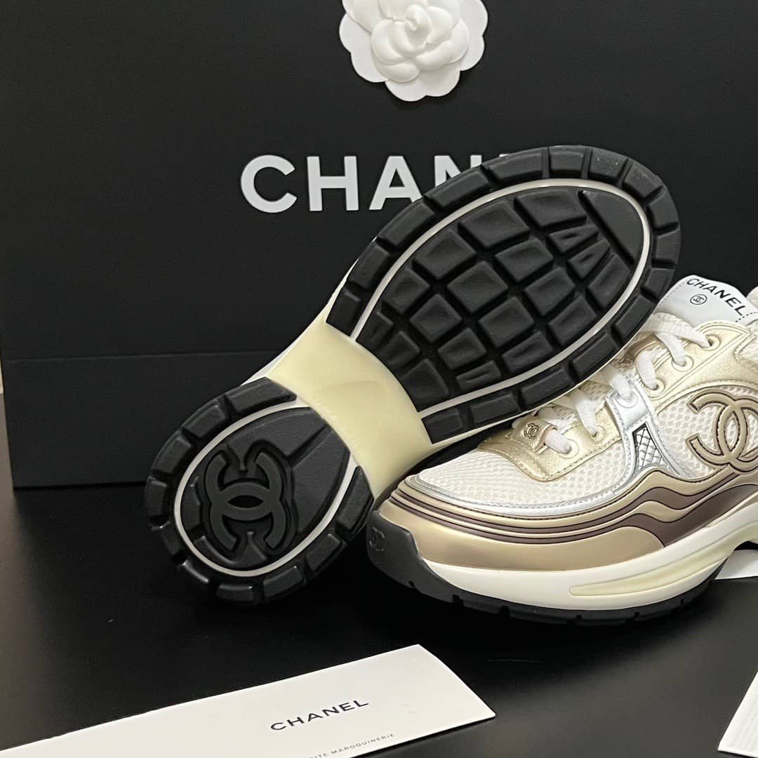 Chanel CC Runner Gold Laminate - vstockx
