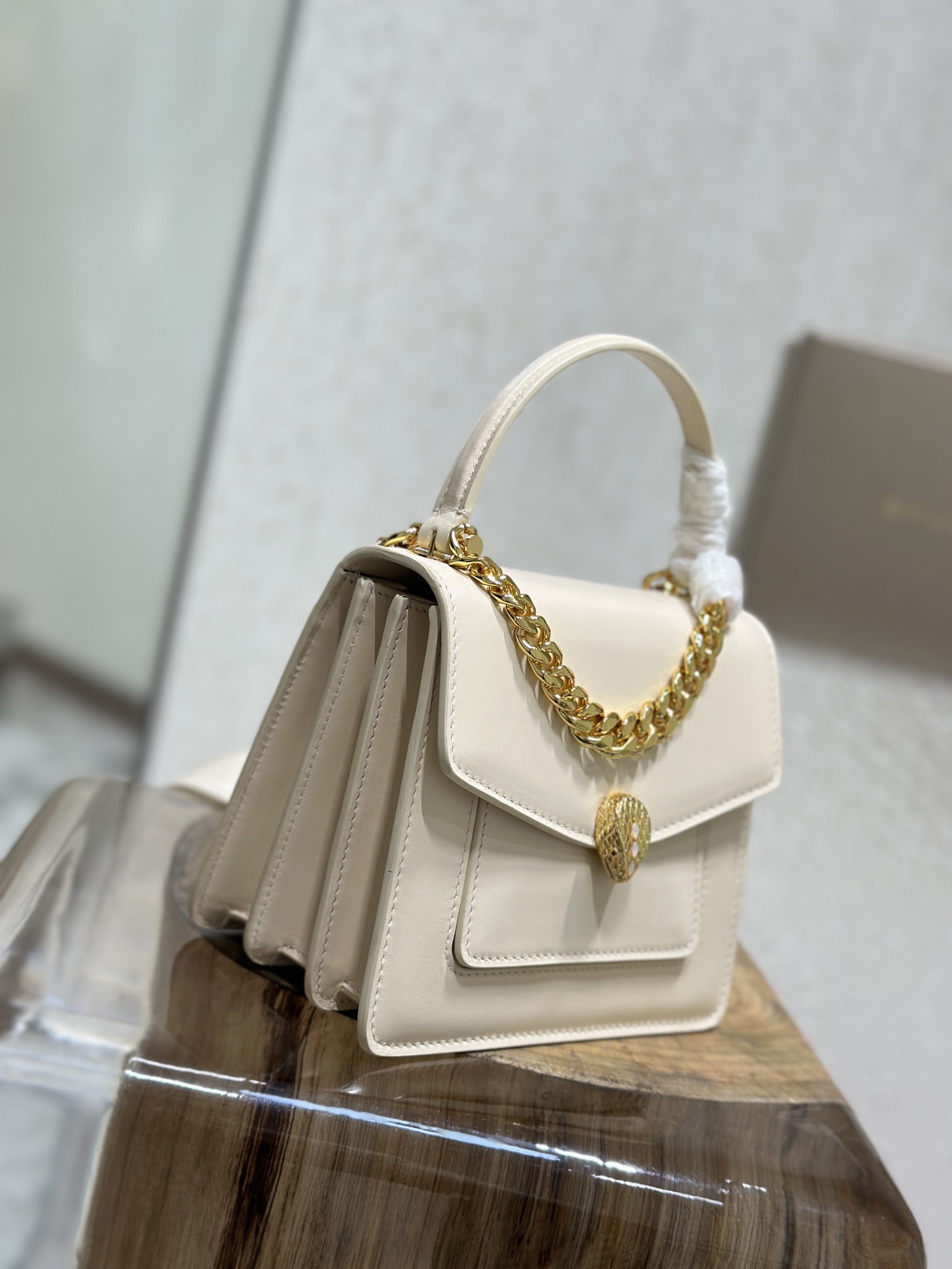 Handbags Bvlgari 290762 size:18*15*9.5 cm - vstockx
