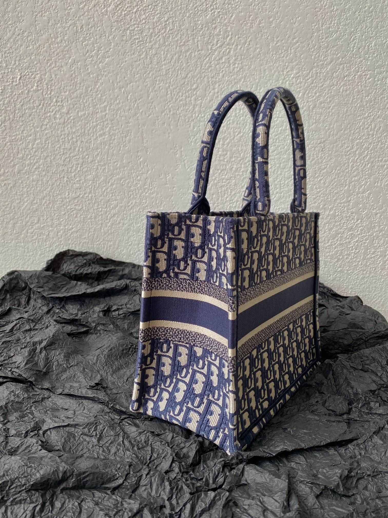 Handbags Dior Book Tote 8001 size:26.5*21*14 cm - vstockx