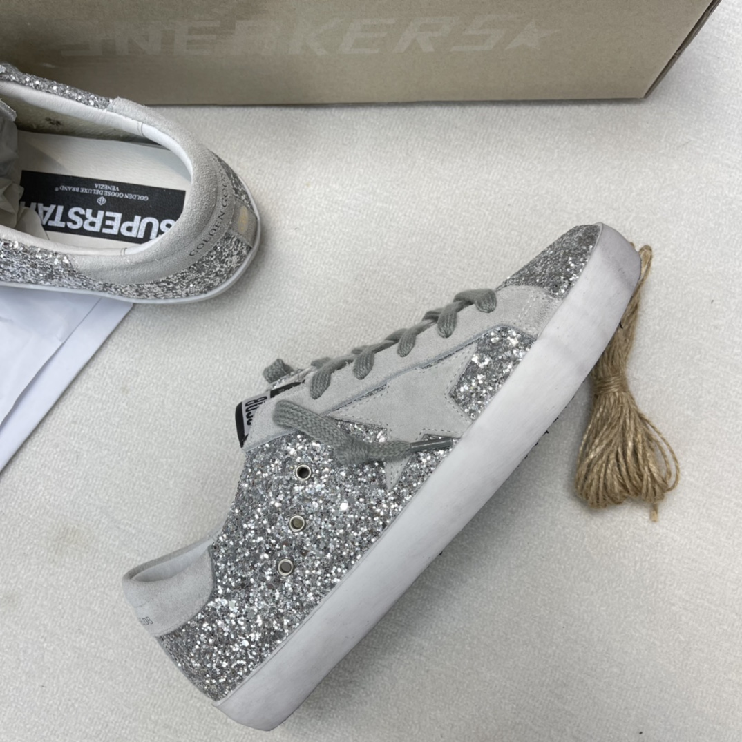 Golden Goose Superstar distressed-finish sneakers 21 - vstockx